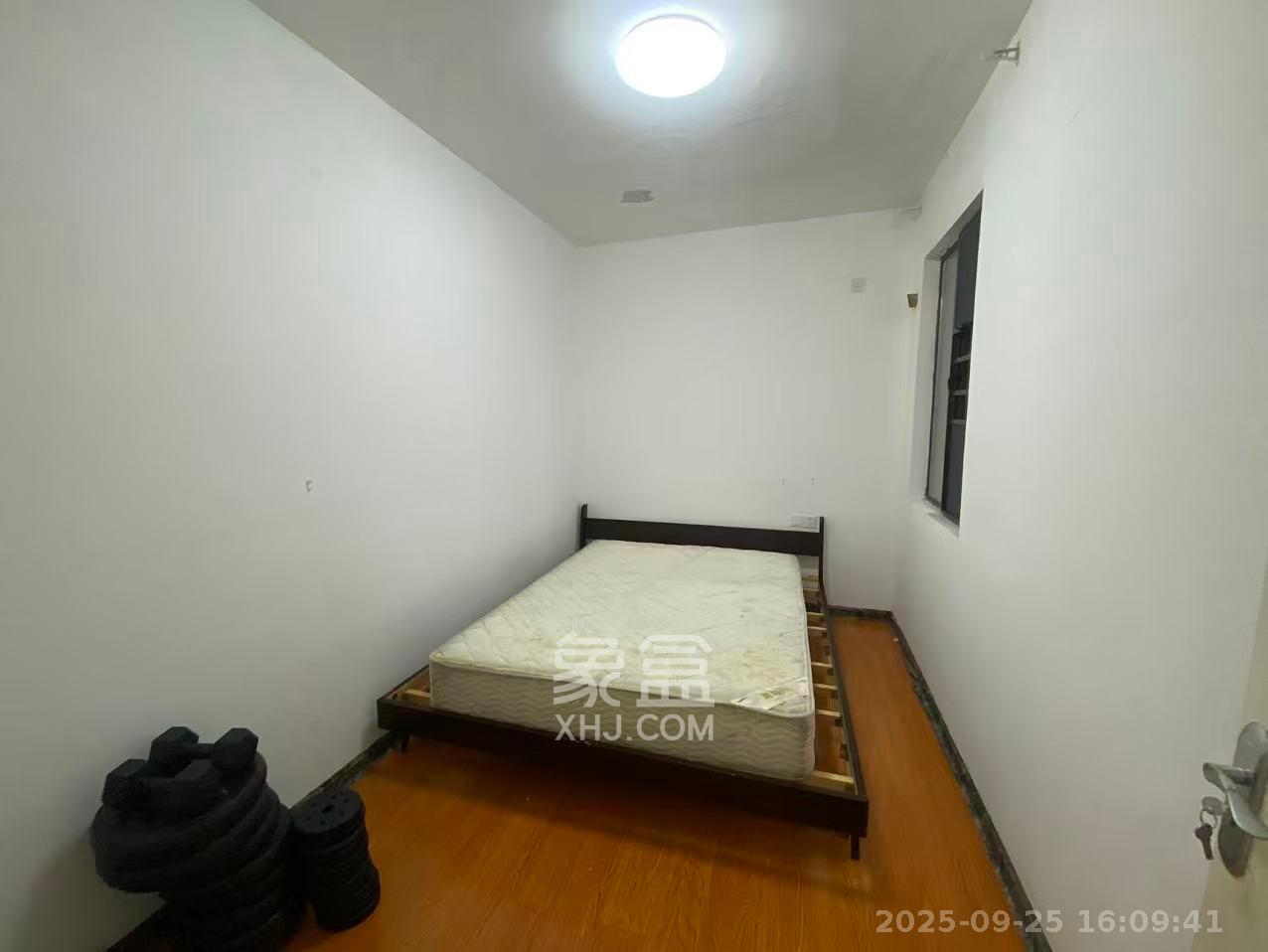 山语城三期  3室2厅1卫   1800.00元/月室内图