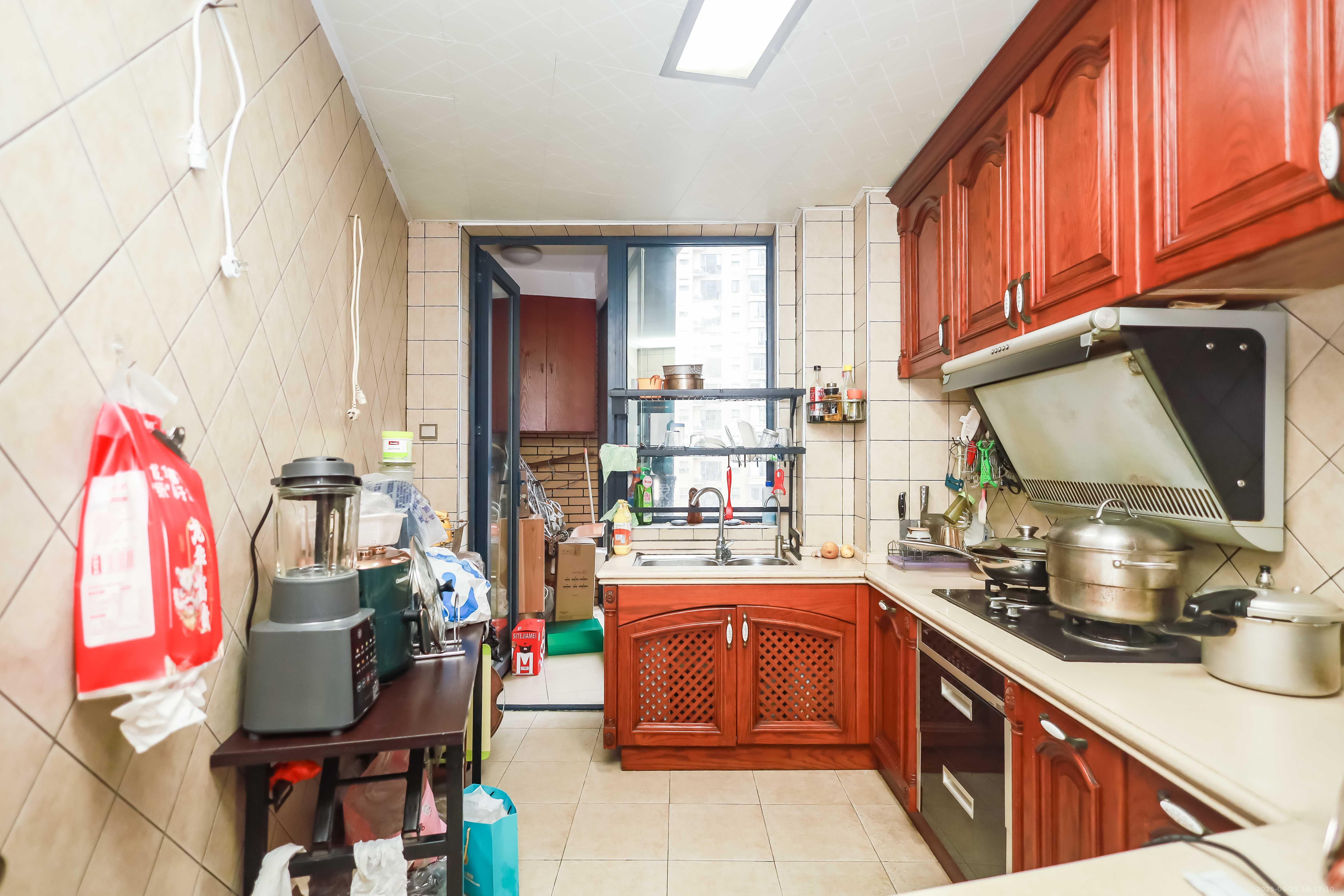 北京御园一二期（国泰嘉园）  4室2厅2卫    162.0万厨房