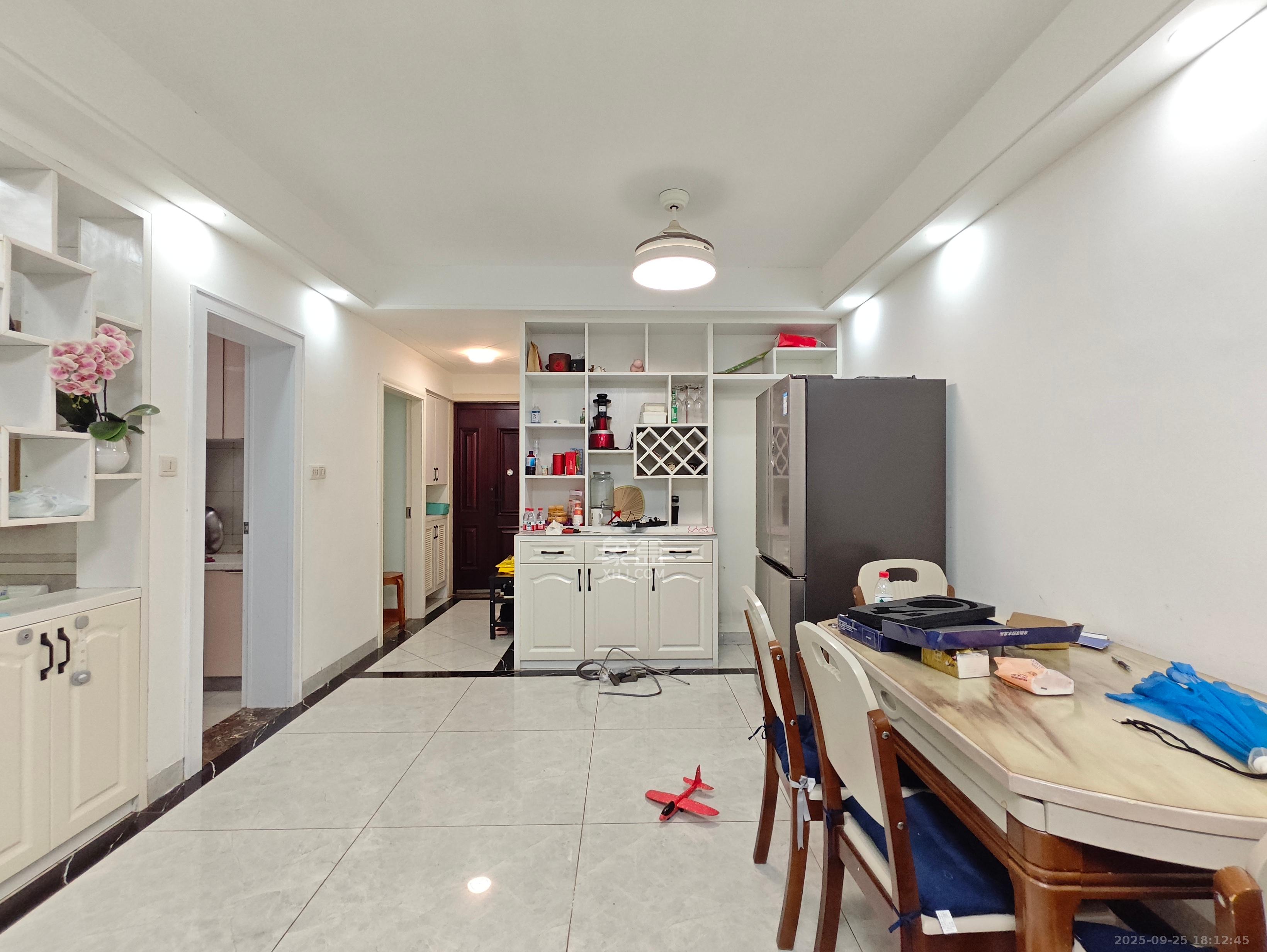 南山十里天池 3室2厅1卫 2100.0元/月 南山十里天池 3室2厅1卫 2100.0元/月室内图