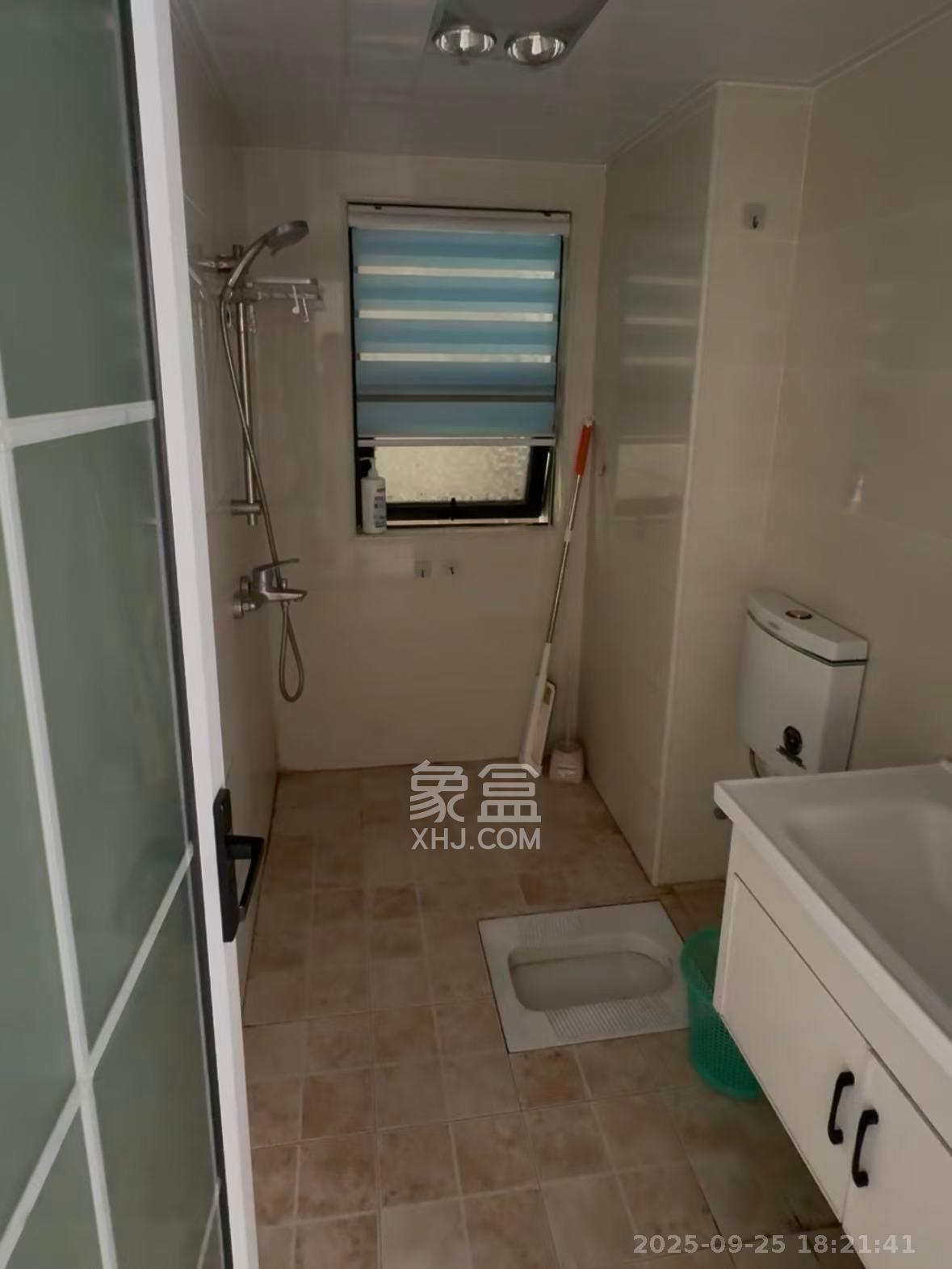 天元涉外桃园  3室2厅2卫    2350.0元/月室内图