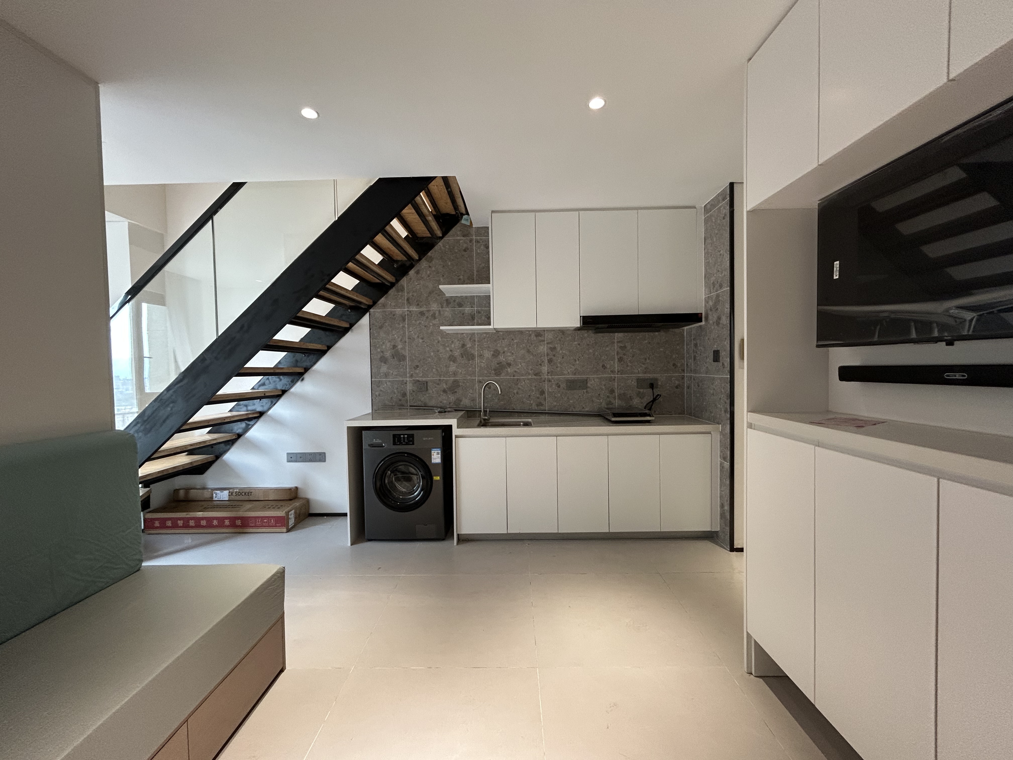 海航豪庭南苑  1室1厅2卫    3600.0元/月室内图