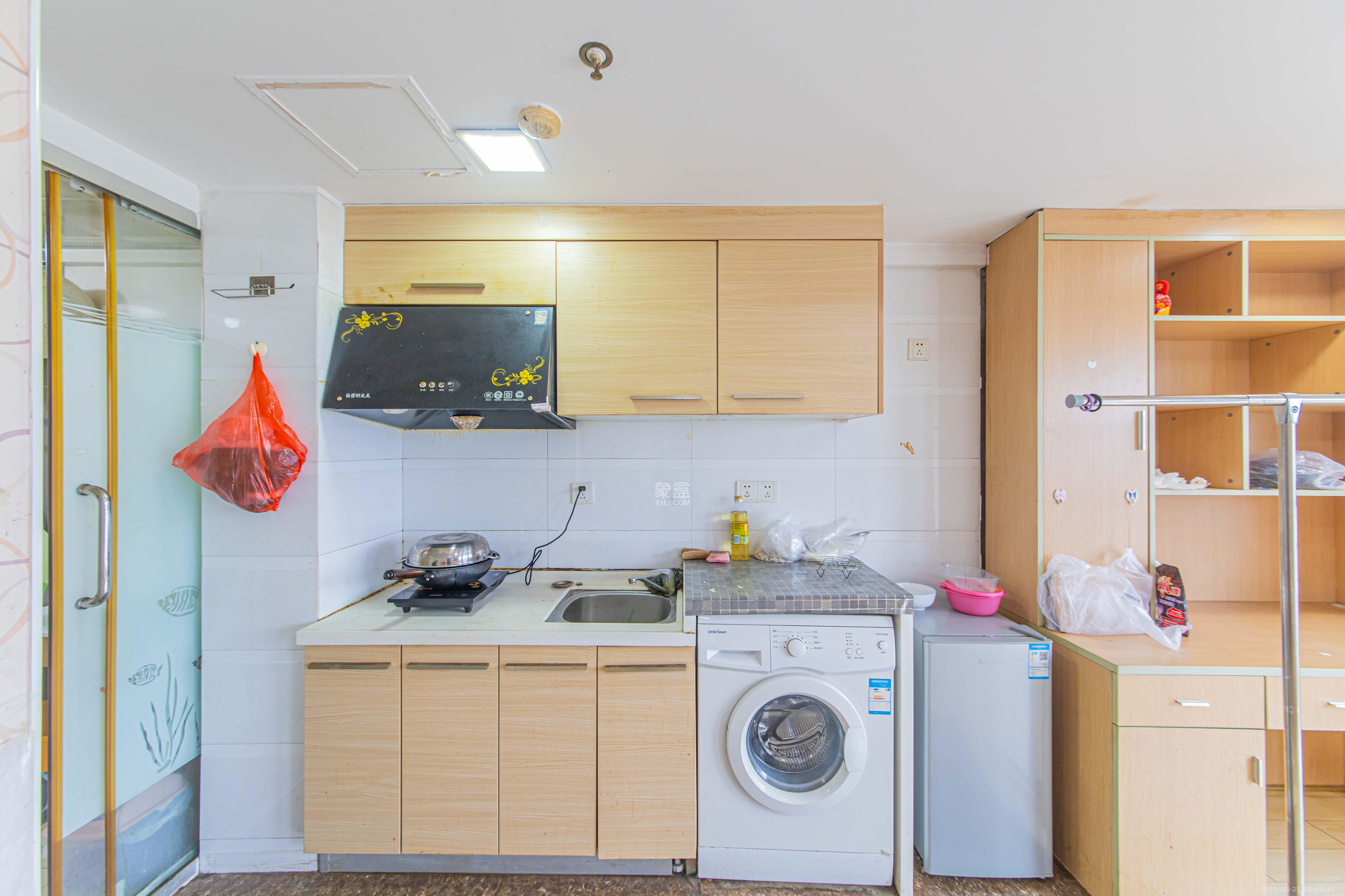 中信文化广场(中信新城二期) 1室1厅1卫 19.8万 中信文化广场(中信新城二期) 1室1厅1卫 19.8万厨房