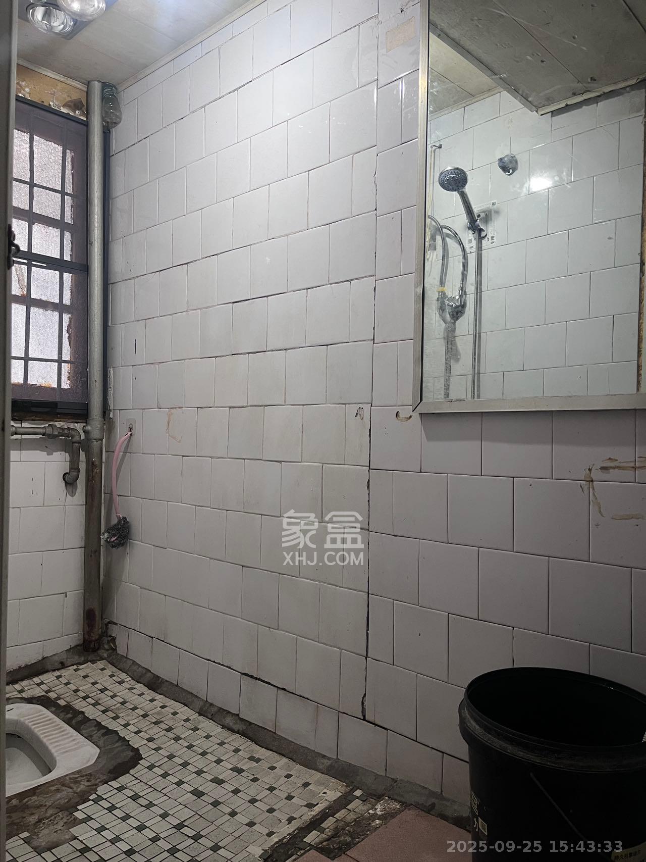 红旗区三片 2室1厅1卫 1400.0元/月 红旗区三片 2室1厅1卫 1400.0元/月室内图