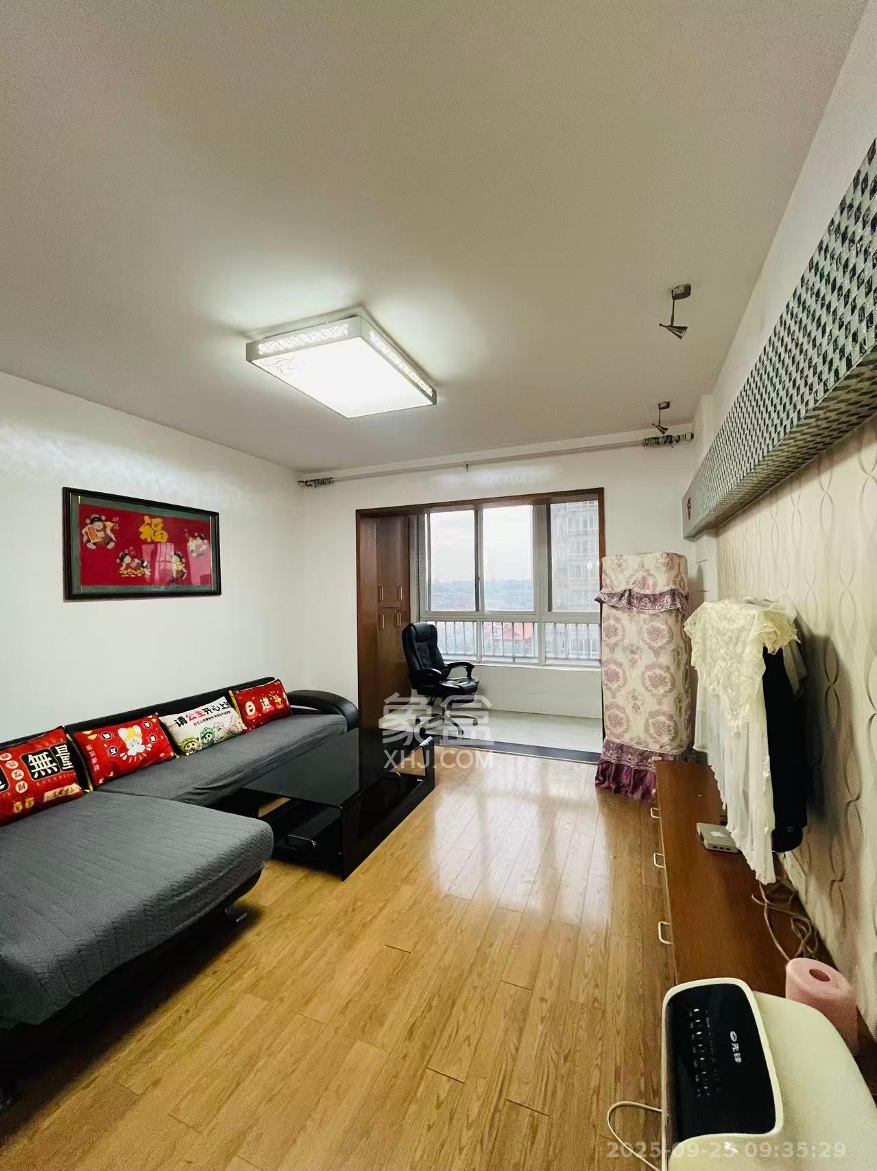 月湖兰庭 2室2厅1卫 2300.0元/月 月湖兰庭 2室2厅1卫 2300.0元/月室内图