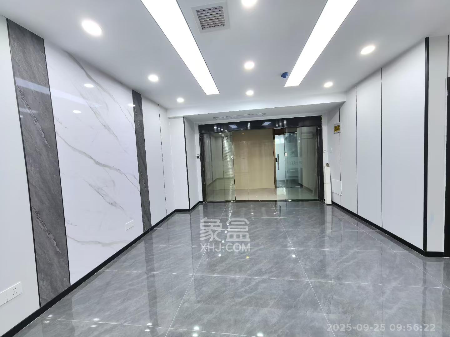 万坤图财富广场 1室1厅1卫 2500.0元/月 万坤图财富广场 1室1厅1卫 2500.0元/月室内图