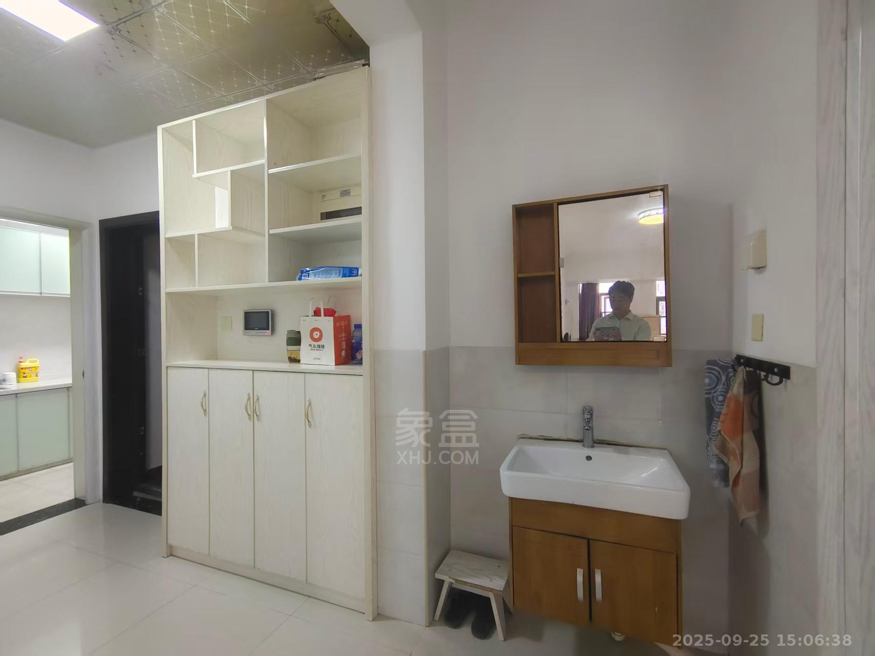 流金岁月-华晨国际 2室1厅1卫 1600.0元/月 流金岁月-华晨国际 2室1厅1卫 1600.0元/月室内图