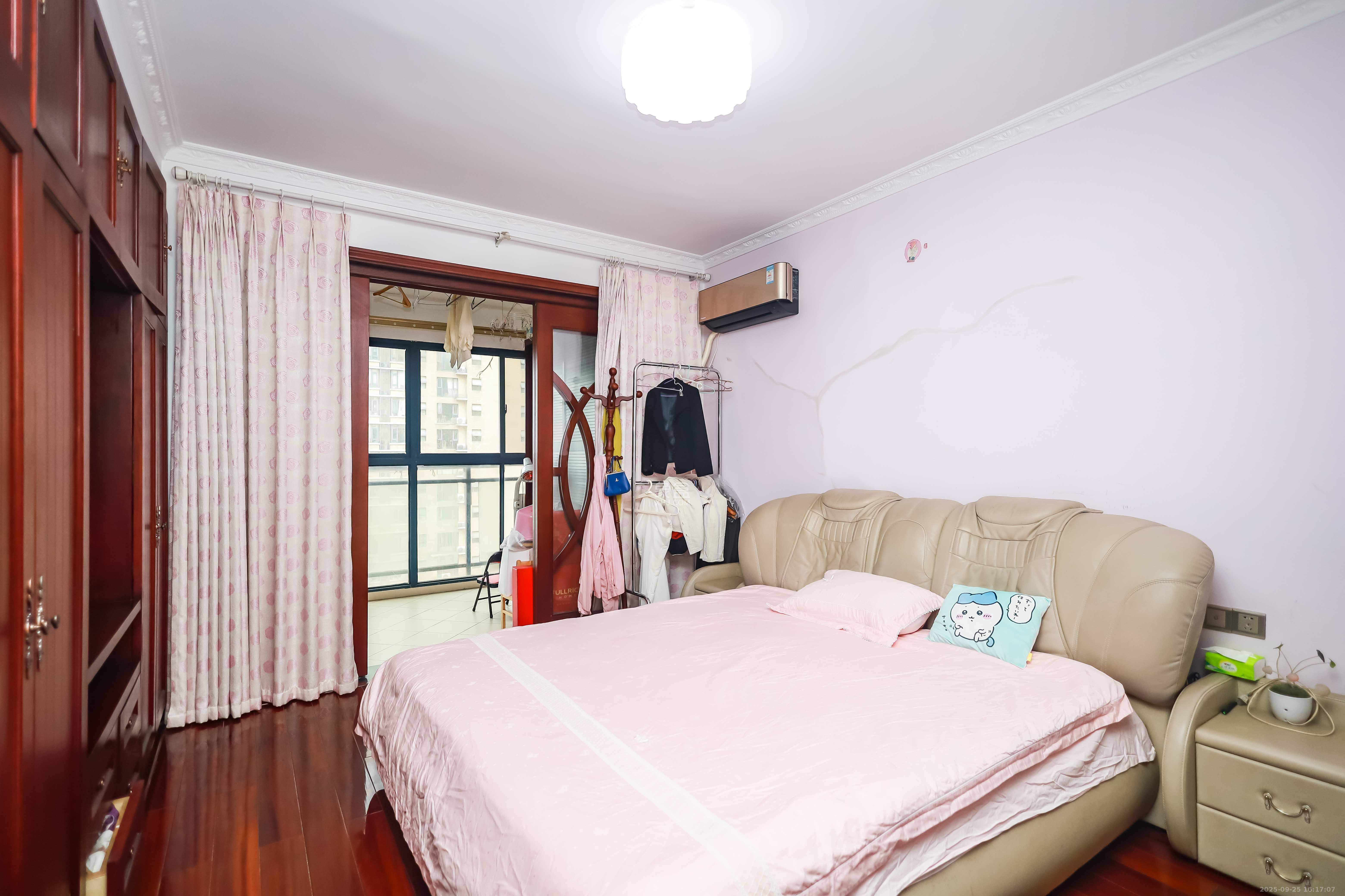 北京御园一二期（国泰嘉园）  4室2厅2卫    162.0万卧室