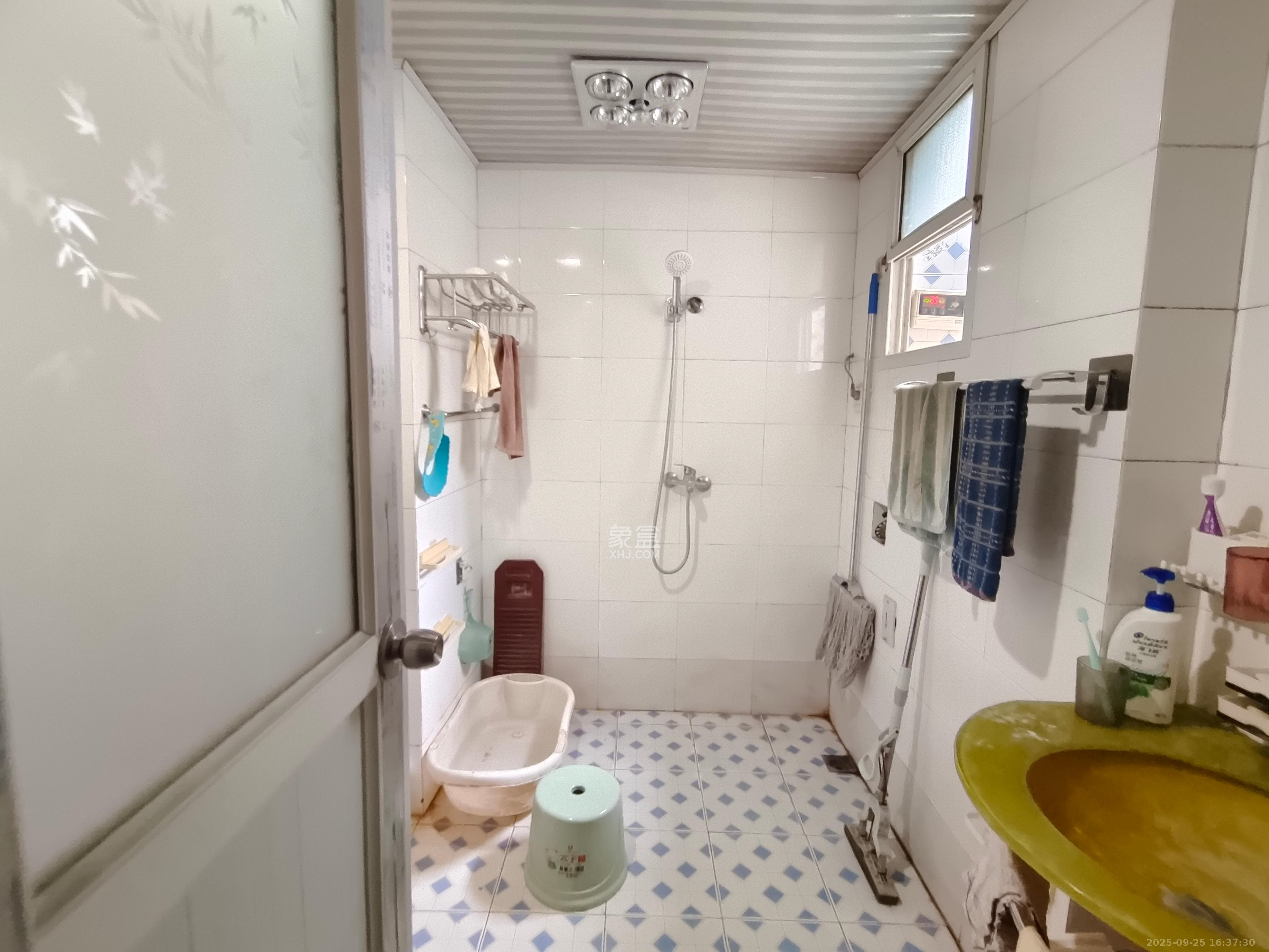 阳光100一期、四五期 4室2厅2卫 4300.0元/月 阳光100一期、四五期 4室2厅2卫 4300.0元/月室内图