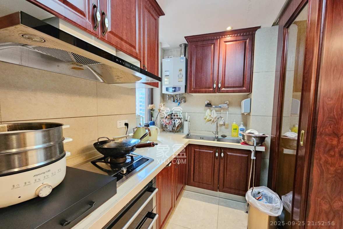 运达中央广场一、二期 3室2厅3卫 320.0万 运达中央广场一、二期 3室2厅3卫 320.0万其他