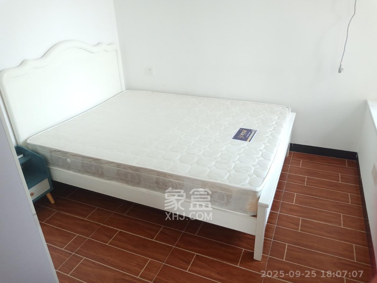 振业城三期  4室2厅2卫    3500.0元/月室内图