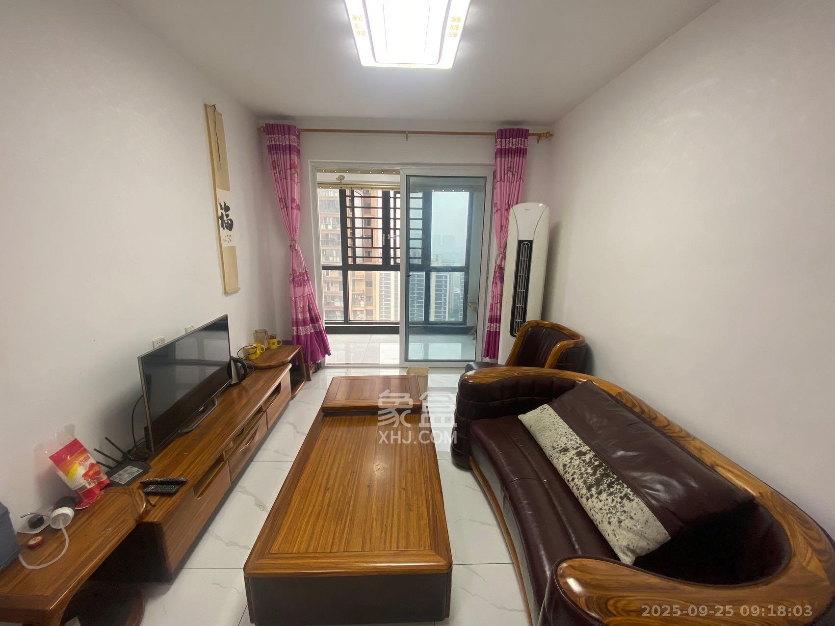 荣盛花语城 2室2厅1卫 1700.0元/月 荣盛花语城 2室2厅1卫 1700.0元/月室内图