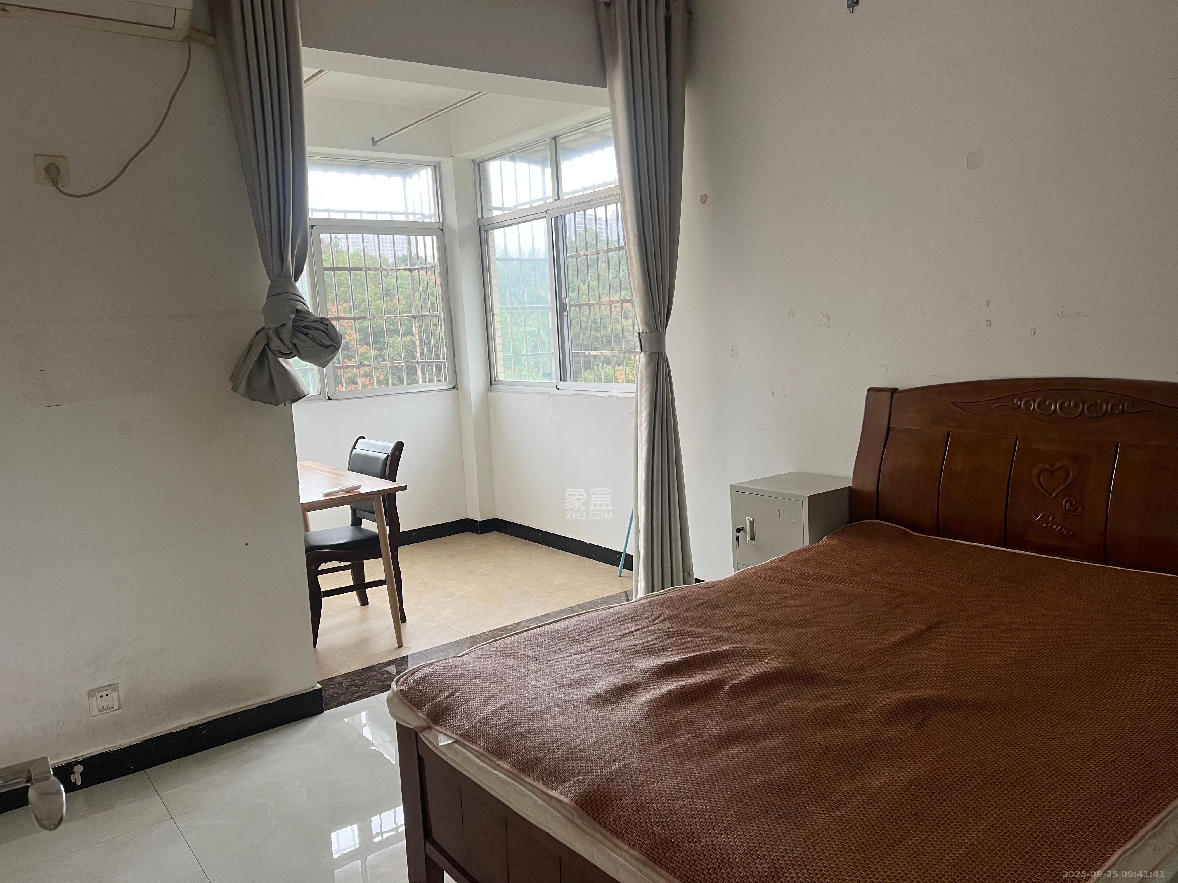 金谷小区 2室2厅1卫 1600.0元/月 金谷小区 2室2厅1卫 1600.0元/月室内图