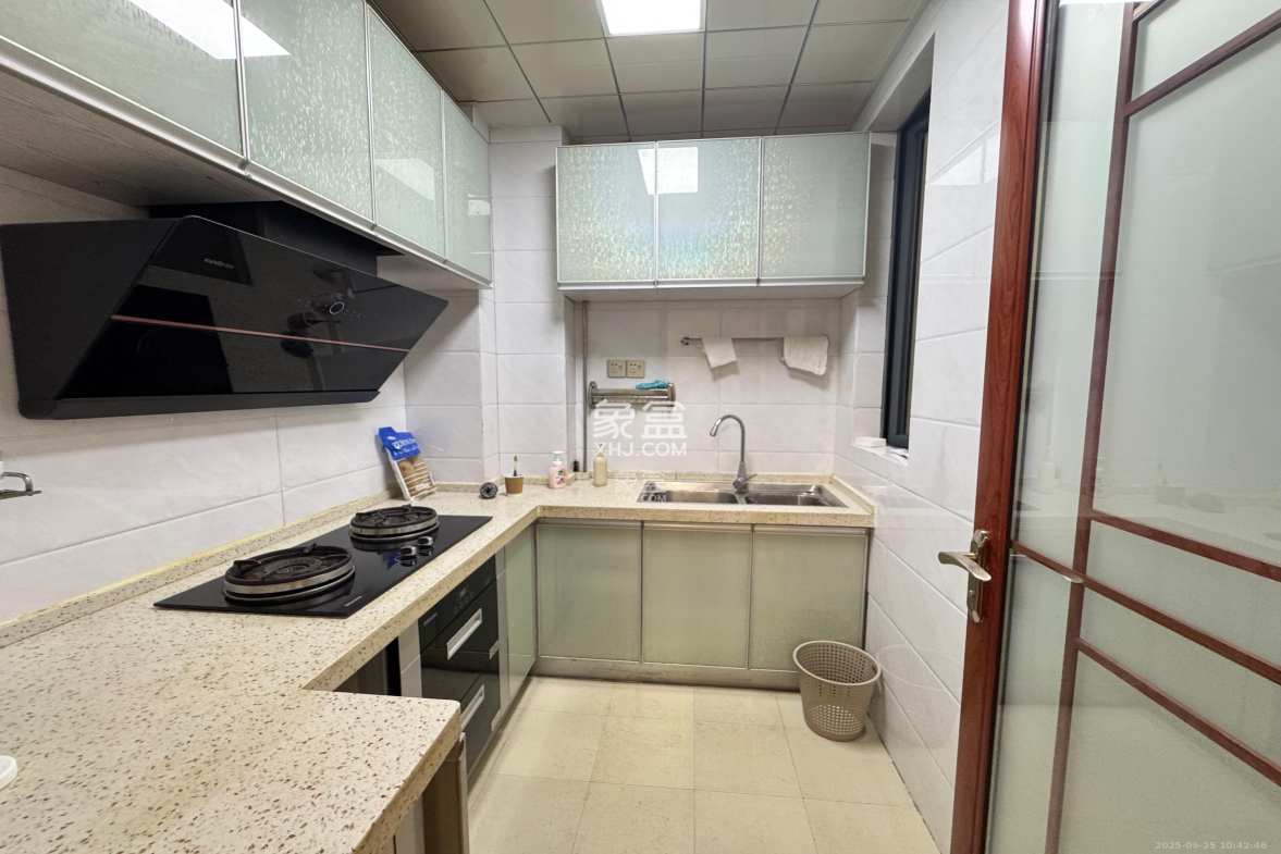 万博汇 2室2厅1卫 3000.0元/月 万博汇 2室2厅1卫 3000.0元/月室内图