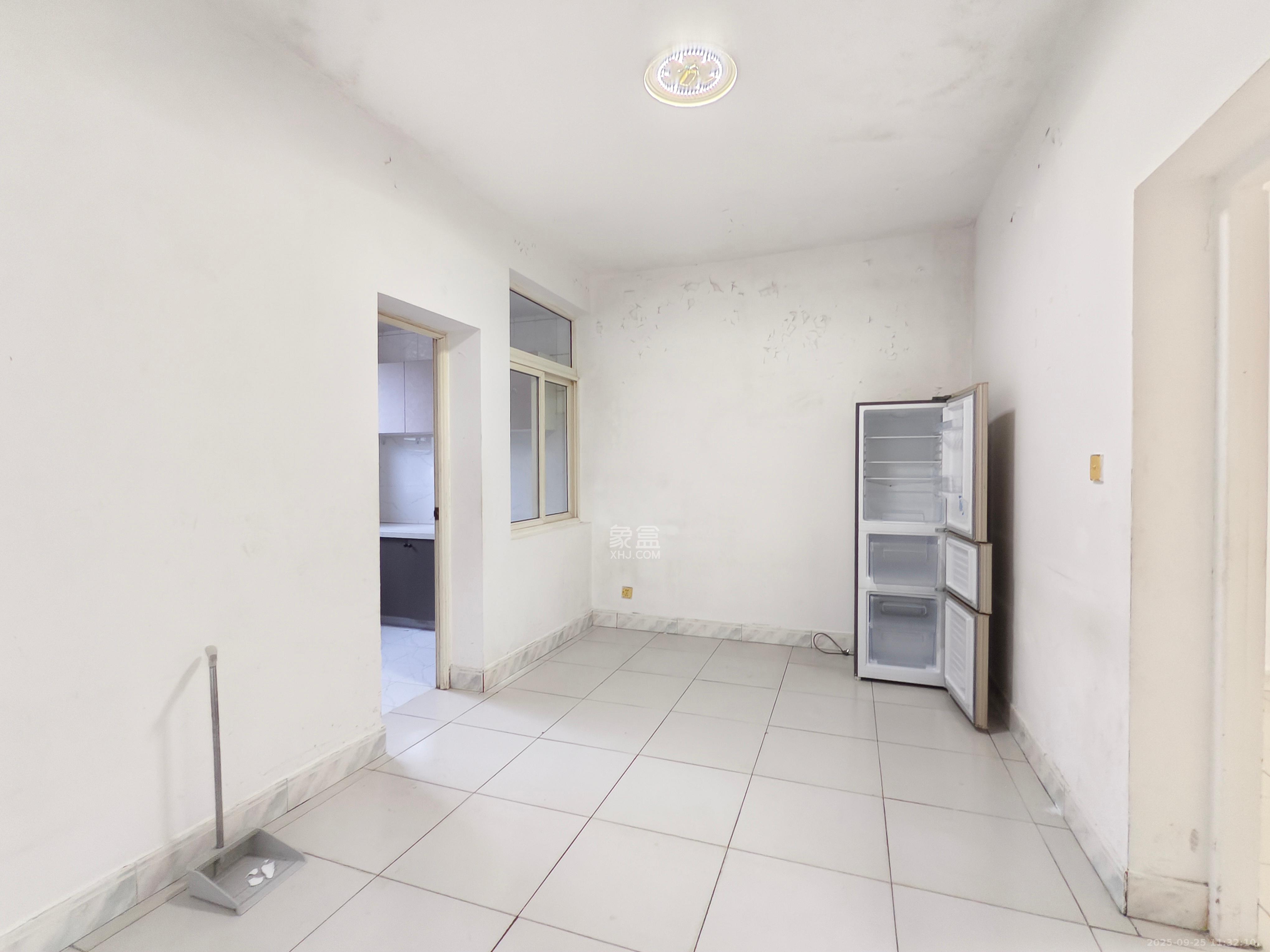 上麻园岭279号(原新华书店宿舍) 1室0厅0卫 2000.0元/月 上麻园岭279号(原新华书店宿舍) 1室0厅0卫 2000.0元/月室内图