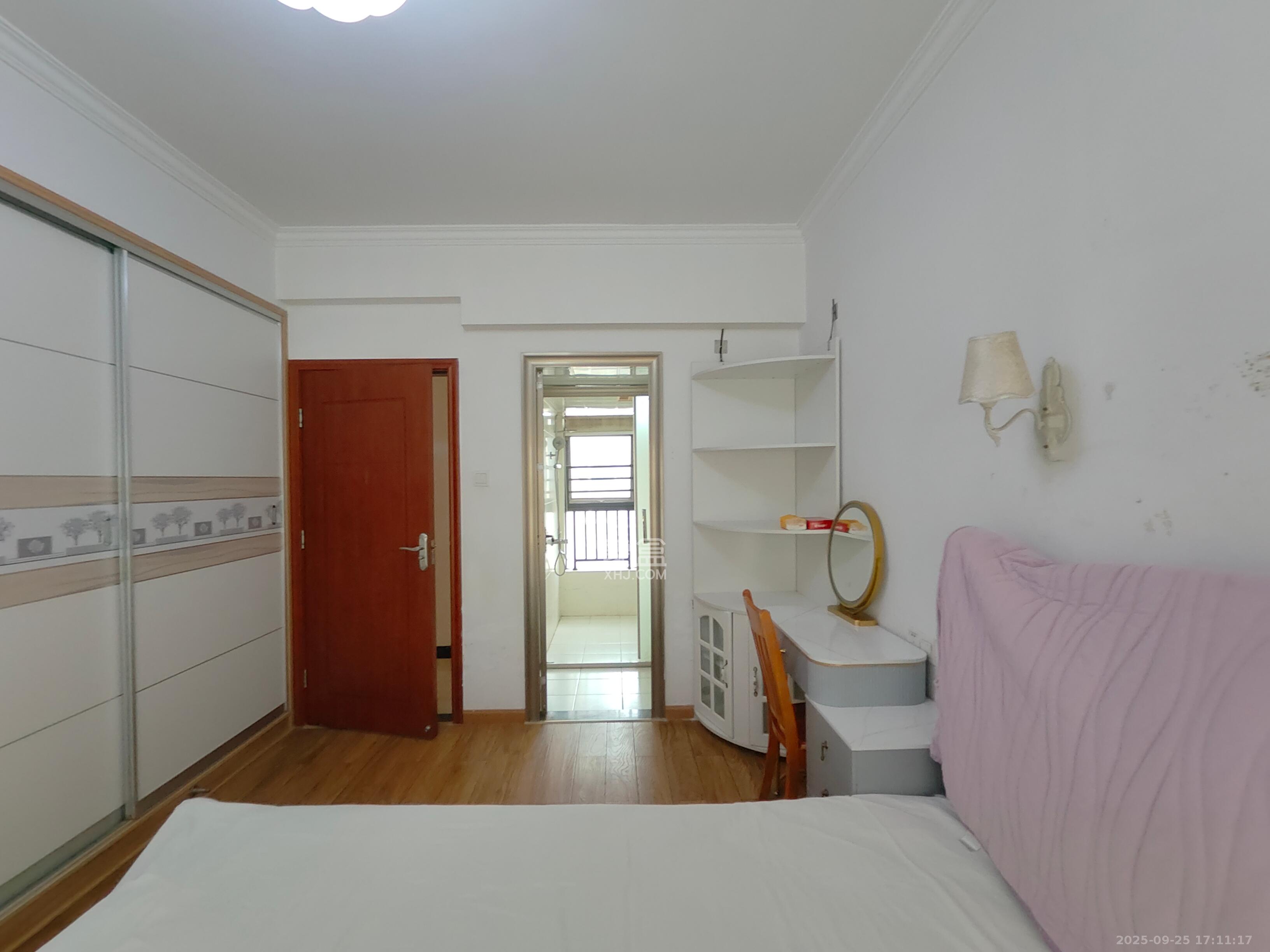 勤诚达新界 3室2厅2卫 2500.0元/月 勤诚达新界 3室2厅2卫 2500.0元/月室内图