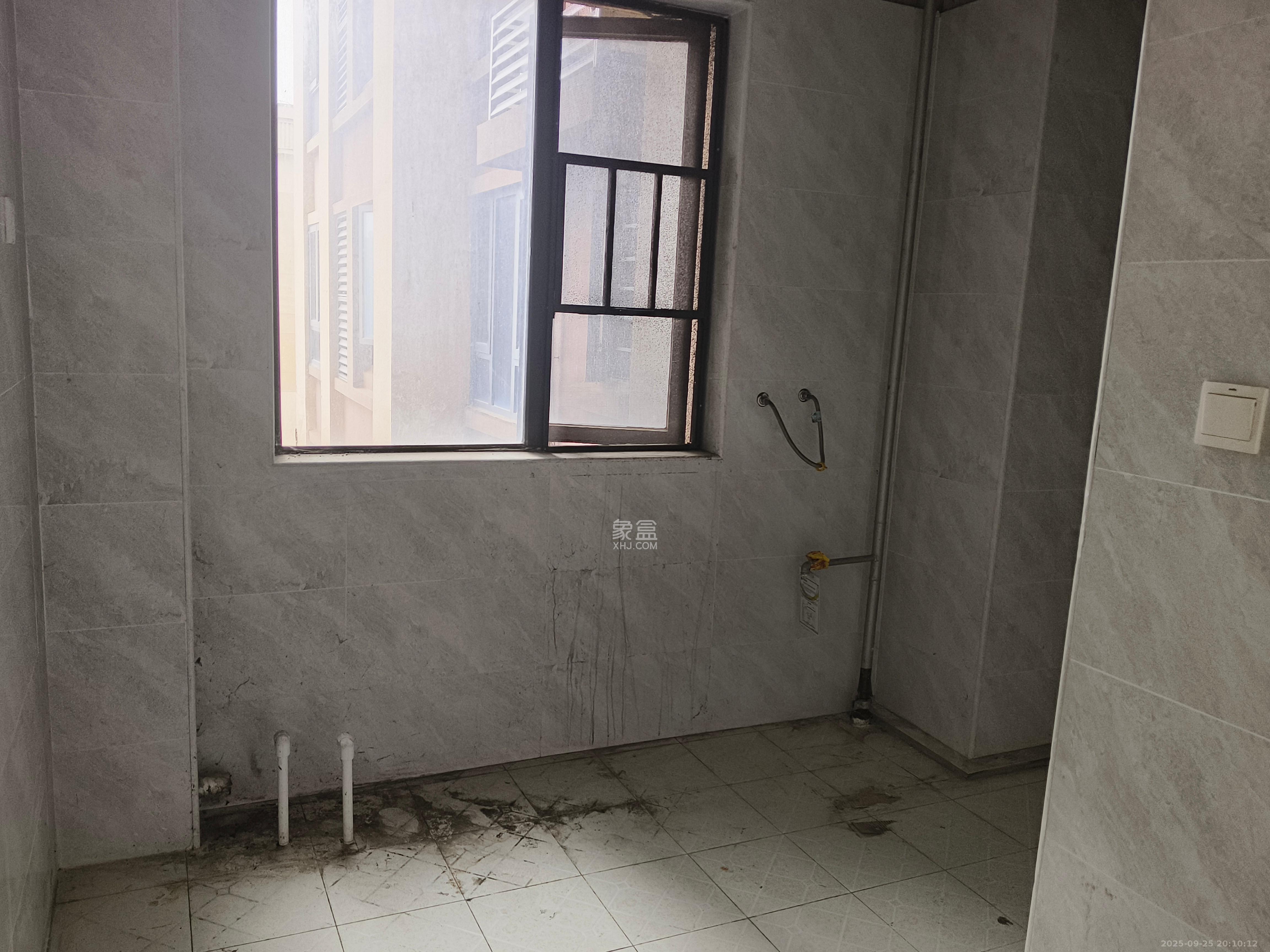 阳光城尚东湾青云苑 3室2厅1卫 2000.0元/月 阳光城尚东湾青云苑 3室2厅1卫 2000.0元/月室内图