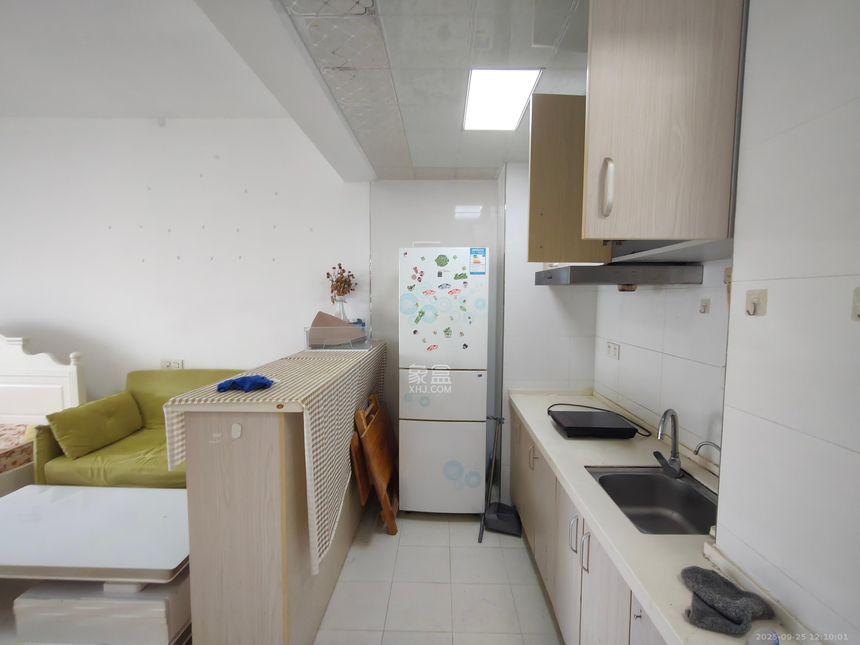 麓谷明珠 1室1厅1卫 1300.0元/月 麓谷明珠 1室1厅1卫 1300.0元/月室内图