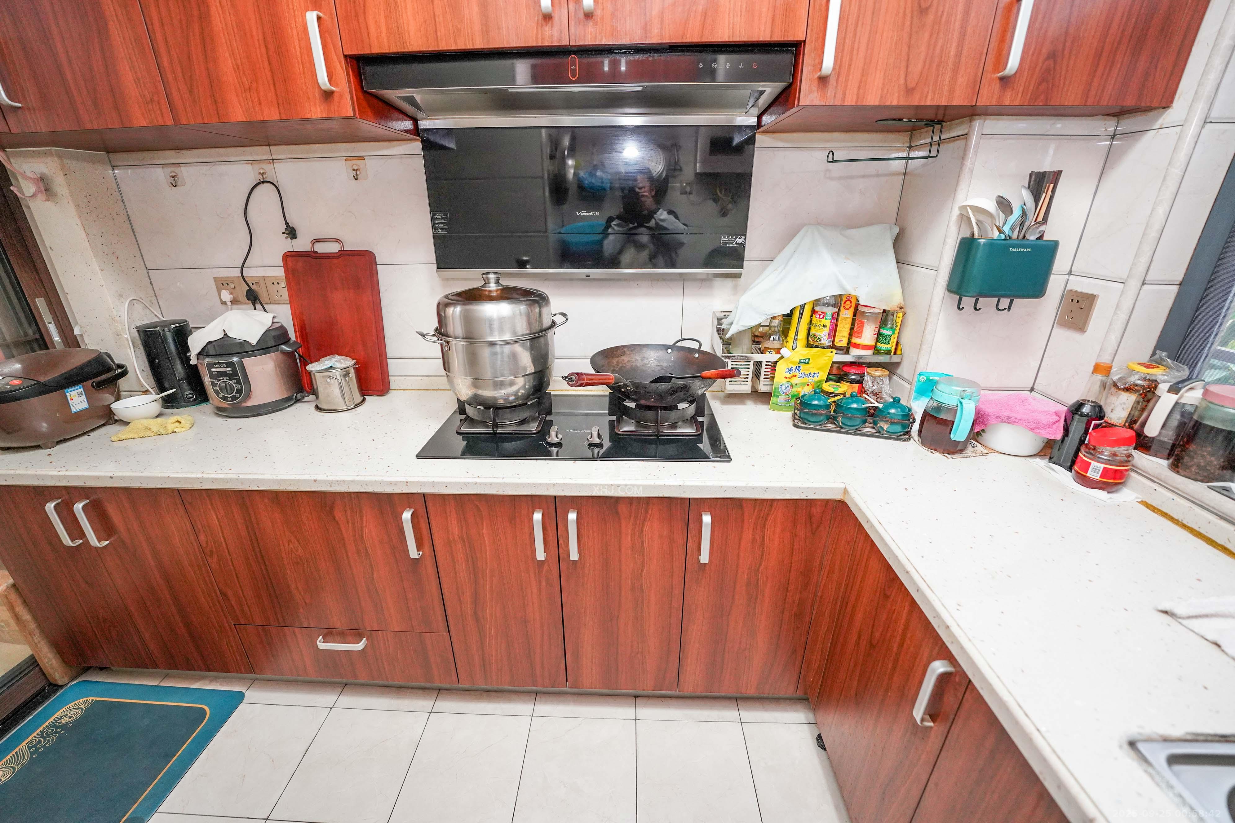 和美星城 1室2厅2卫 98.0万 和美星城 1室2厅2卫 98.0万厨房