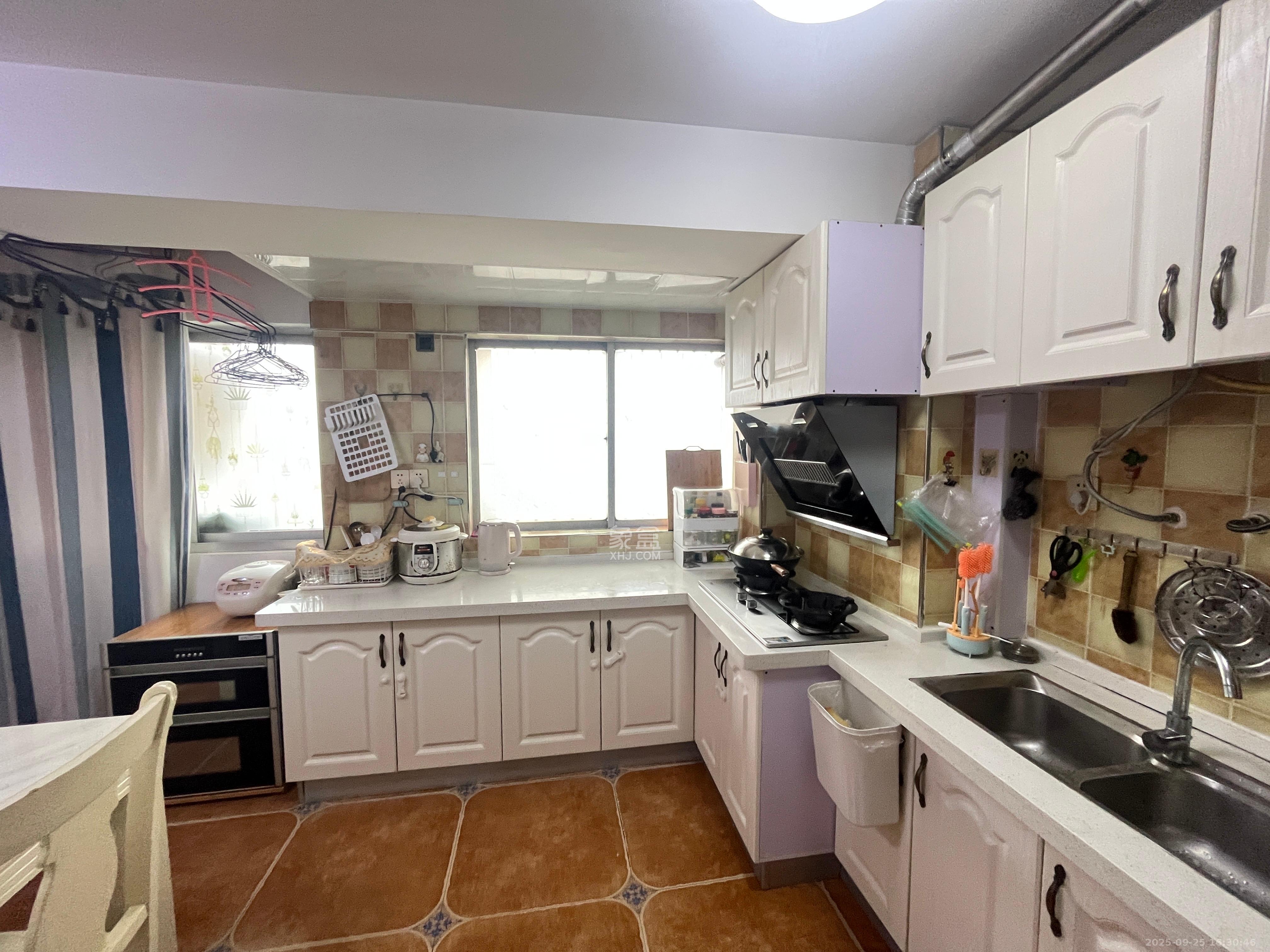 宏景名厦 3室2厅2卫 2600.0元/月 宏景名厦 3室2厅2卫 2600.0元/月室内图