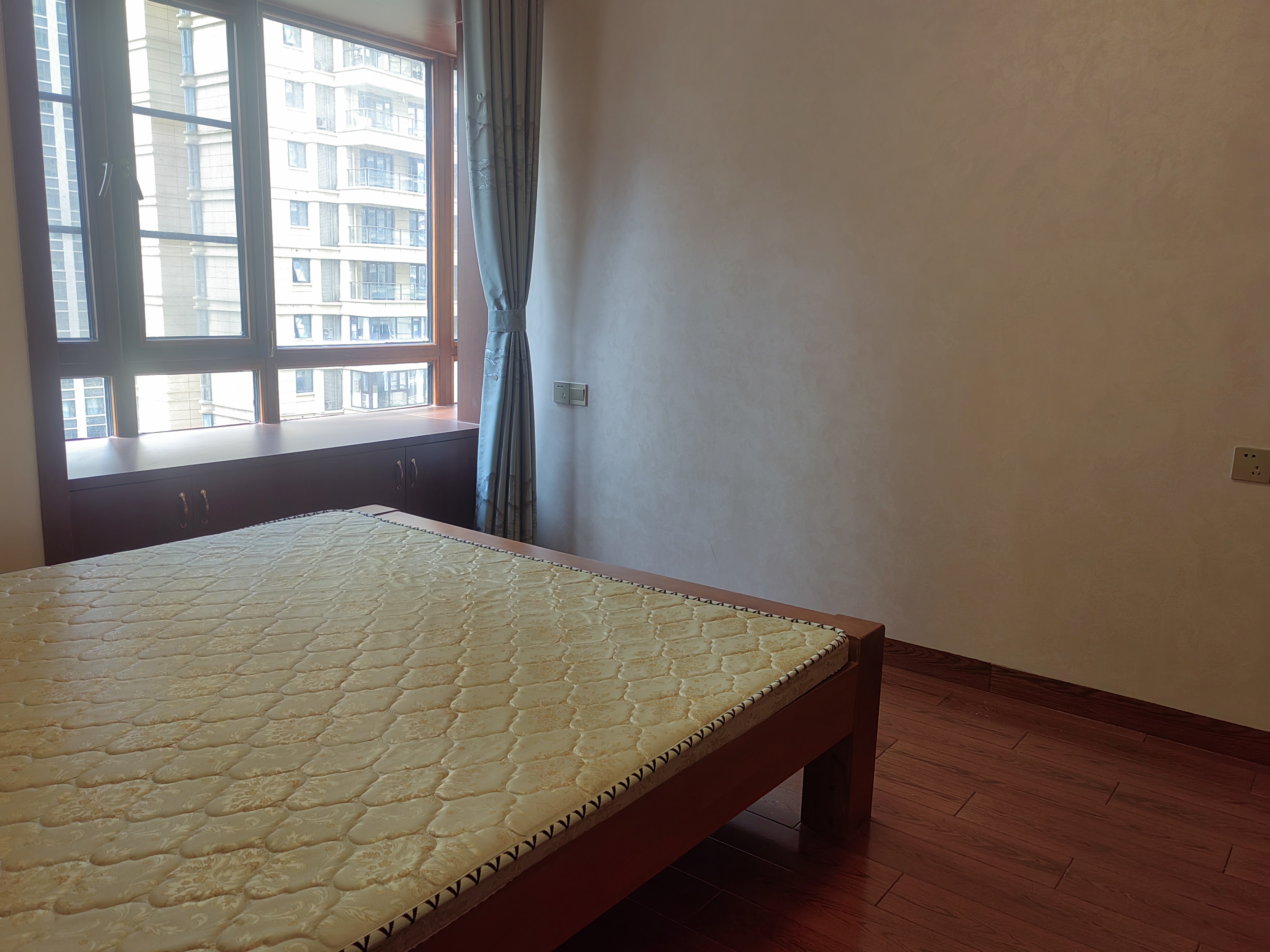 罗曼帝克 2室2厅1卫 2000.0元/月 罗曼帝克 2室2厅1卫 2000.0元/月室内图