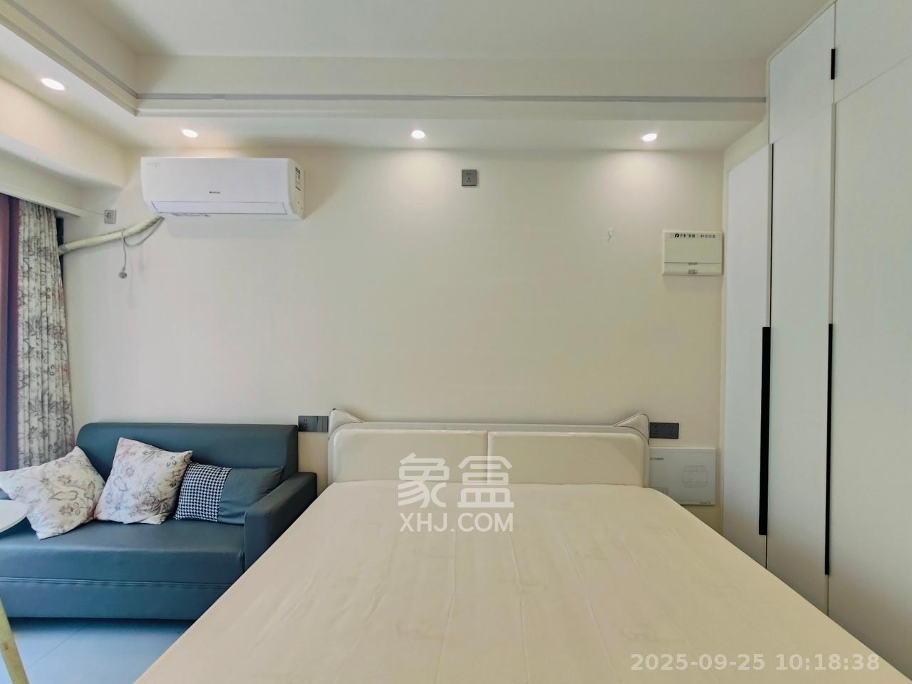 保利天禧EF区  1室1厅1卫    1600.0元/月室内图