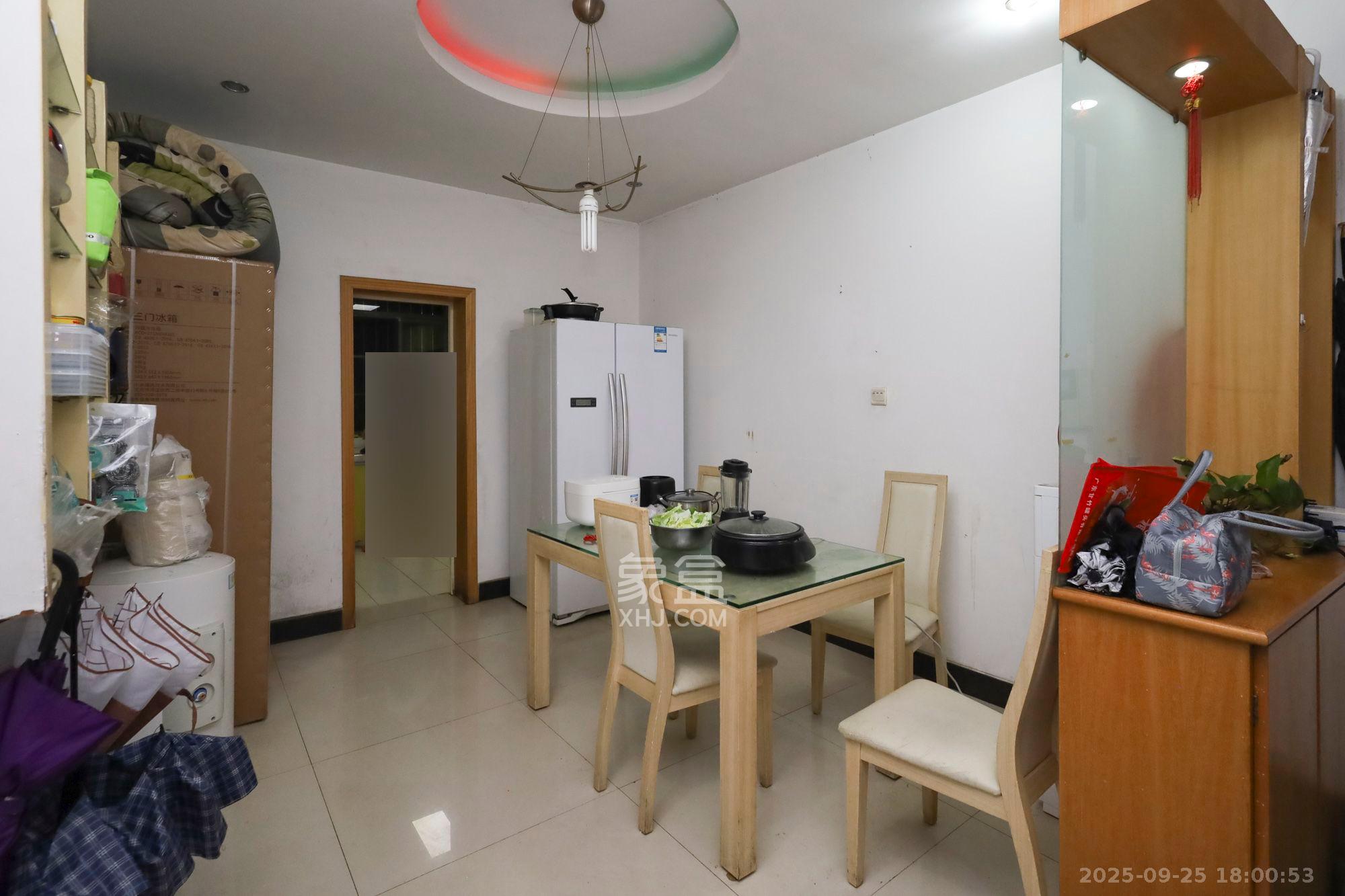 枫林绿洲 3室2厅2卫 2500.0元/月 枫林绿洲 3室2厅2卫 2500.0元/月室内图