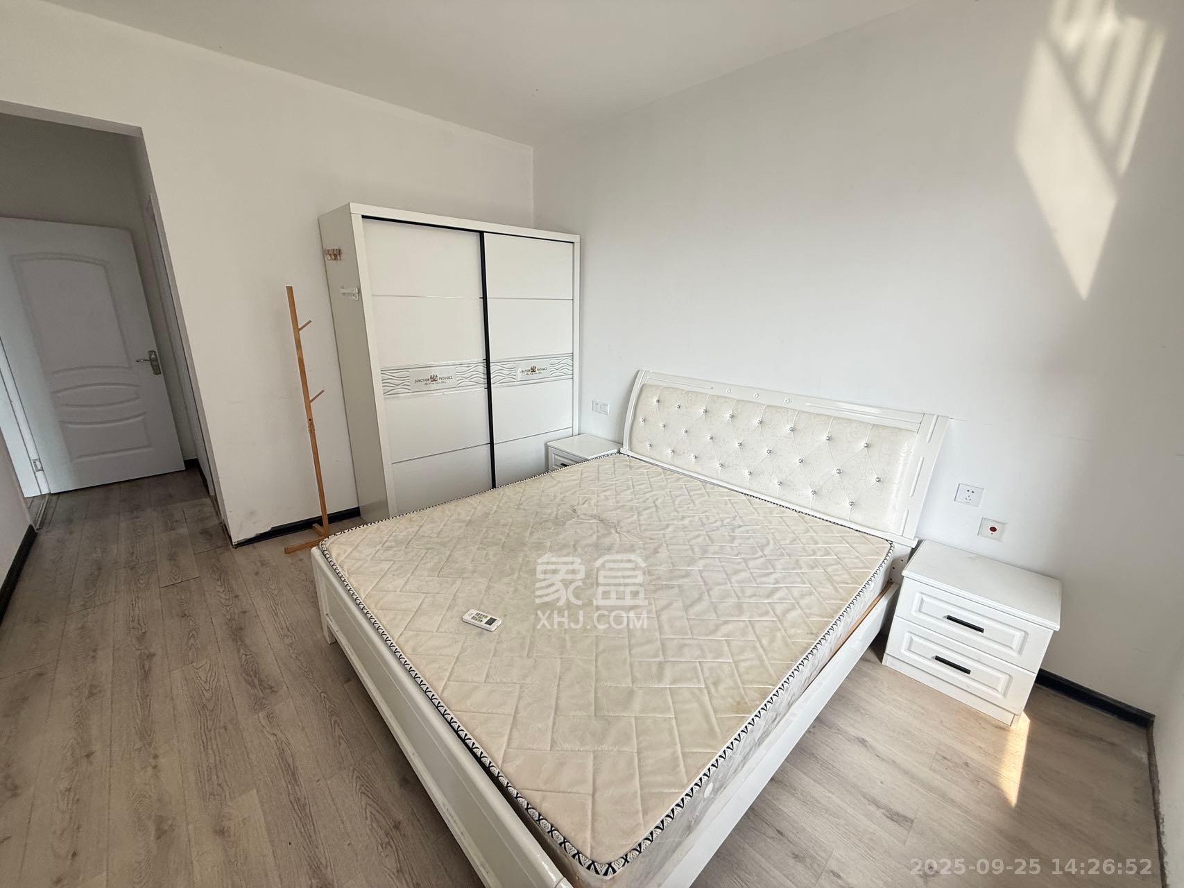 半山壹号 3室2厅2卫 2500.0元/月 半山壹号 3室2厅2卫 2500.0元/月室内图