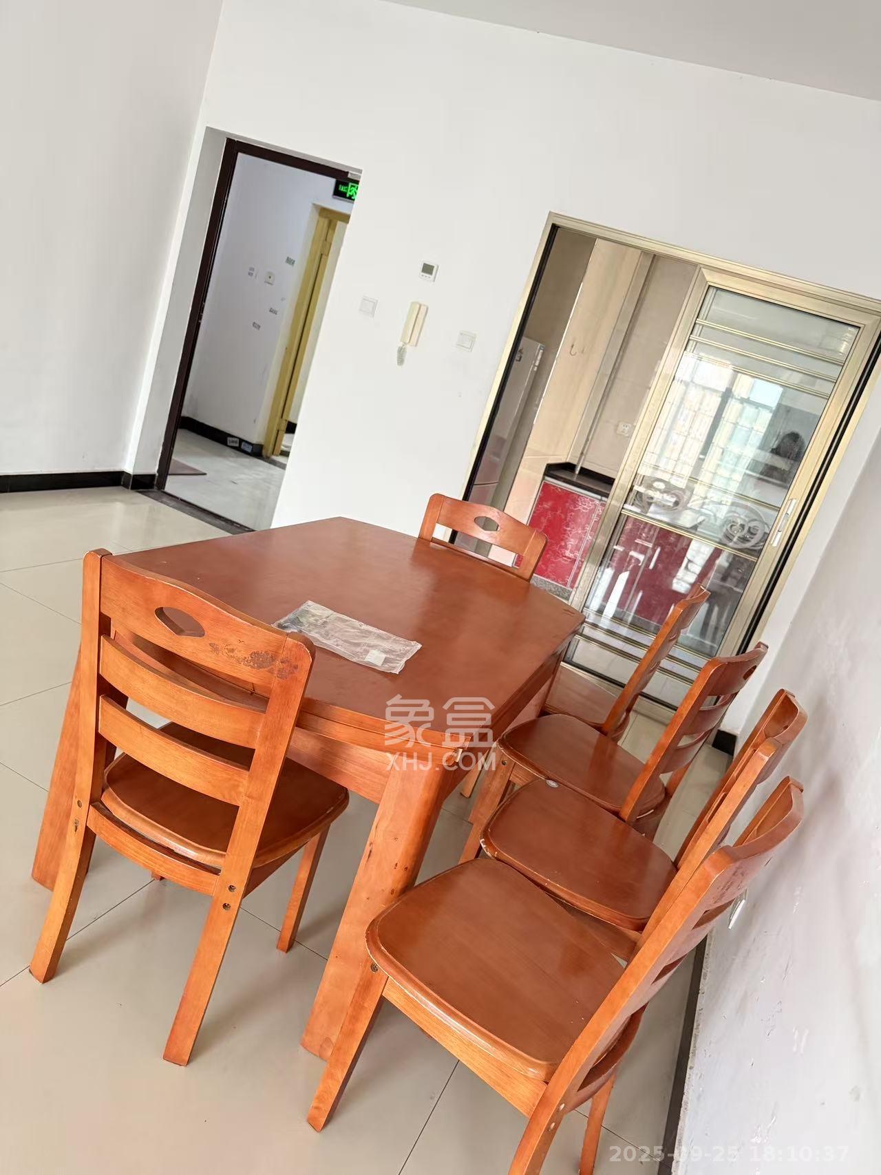 和沁园 3室2厅1卫 2100.0元/月 和沁园 3室2厅1卫 2100.0元/月室内图