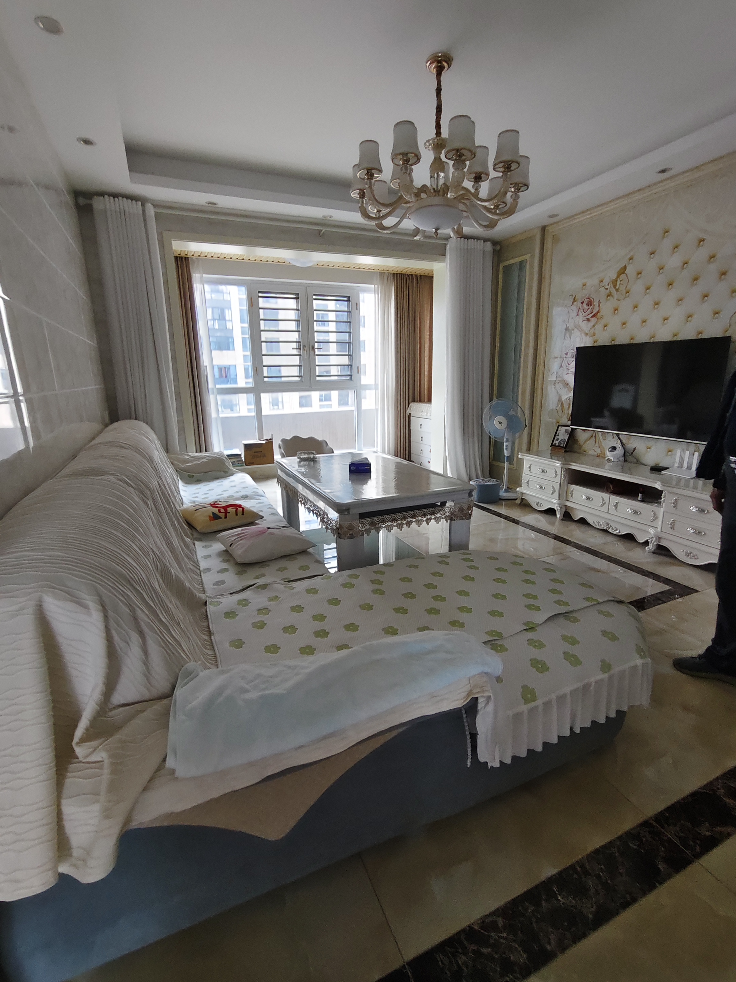 百弘学府城 1室0厅0卫 76.8万 百弘学府城 1室0厅0卫 76.8万客厅