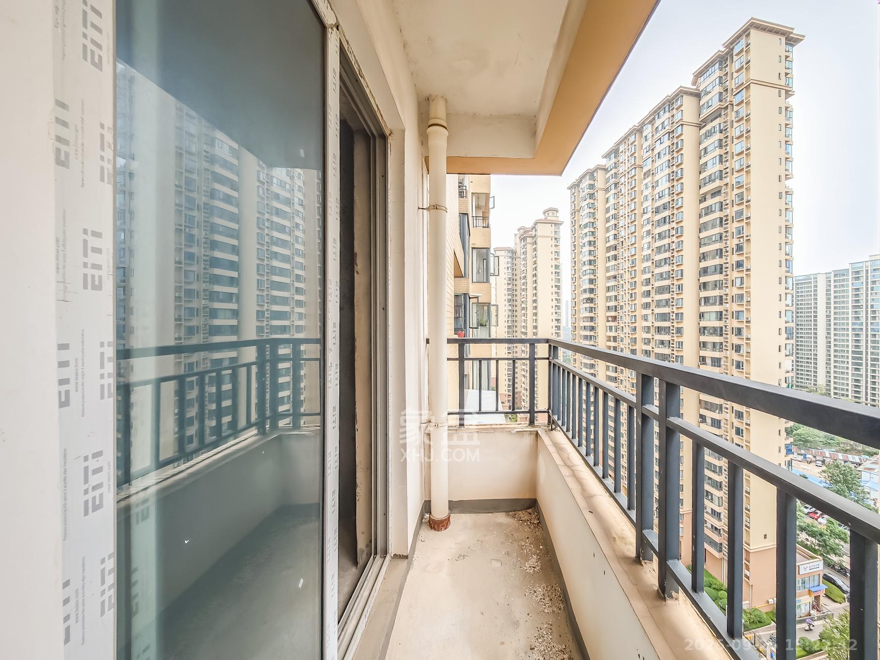 钱隆世家  4室2厅2卫    125.0万阳台