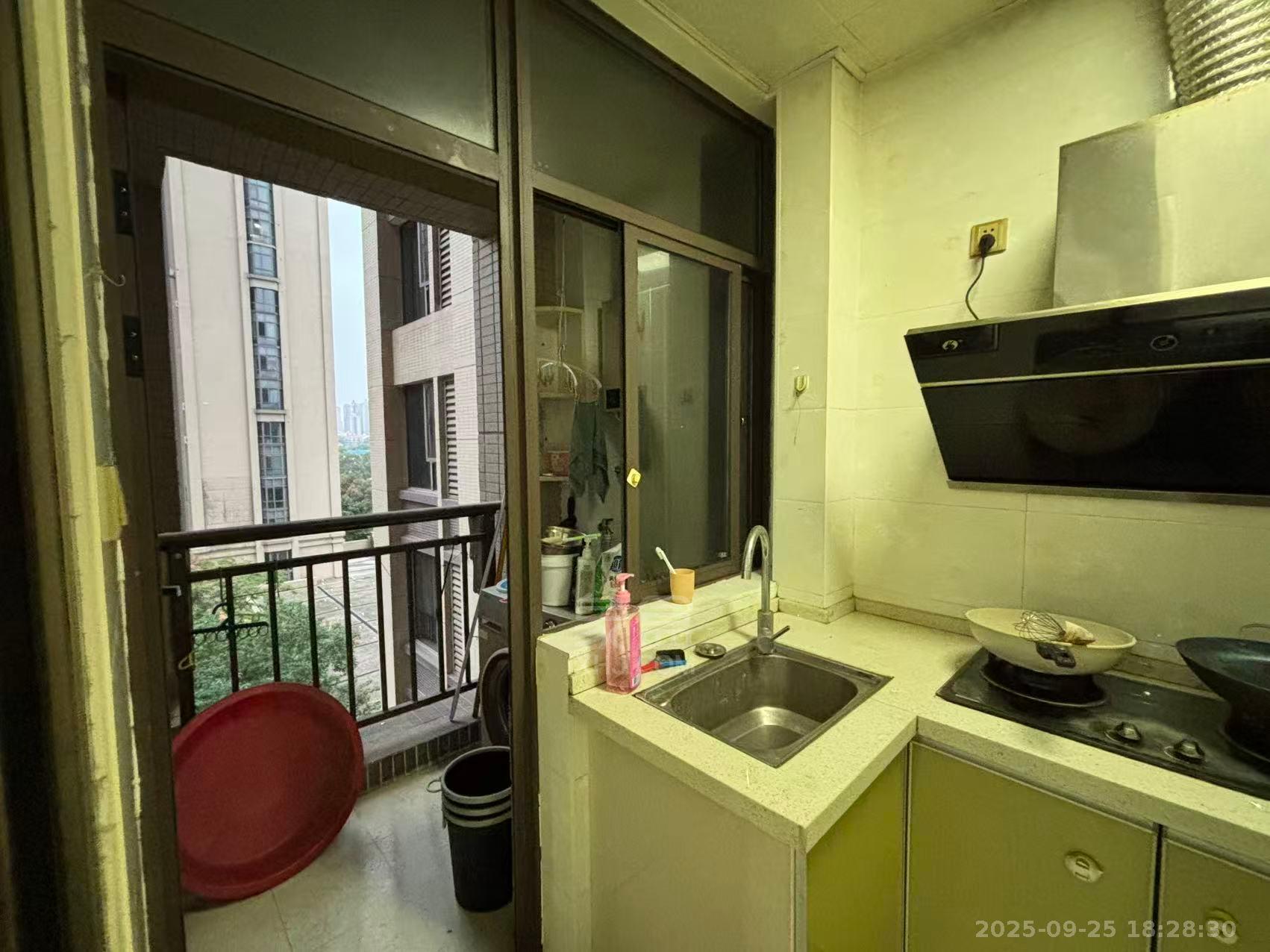 中泰财富湘江 3室1厅1卫 2200.0元/月 中泰财富湘江 3室1厅1卫 2200.0元/月室内图