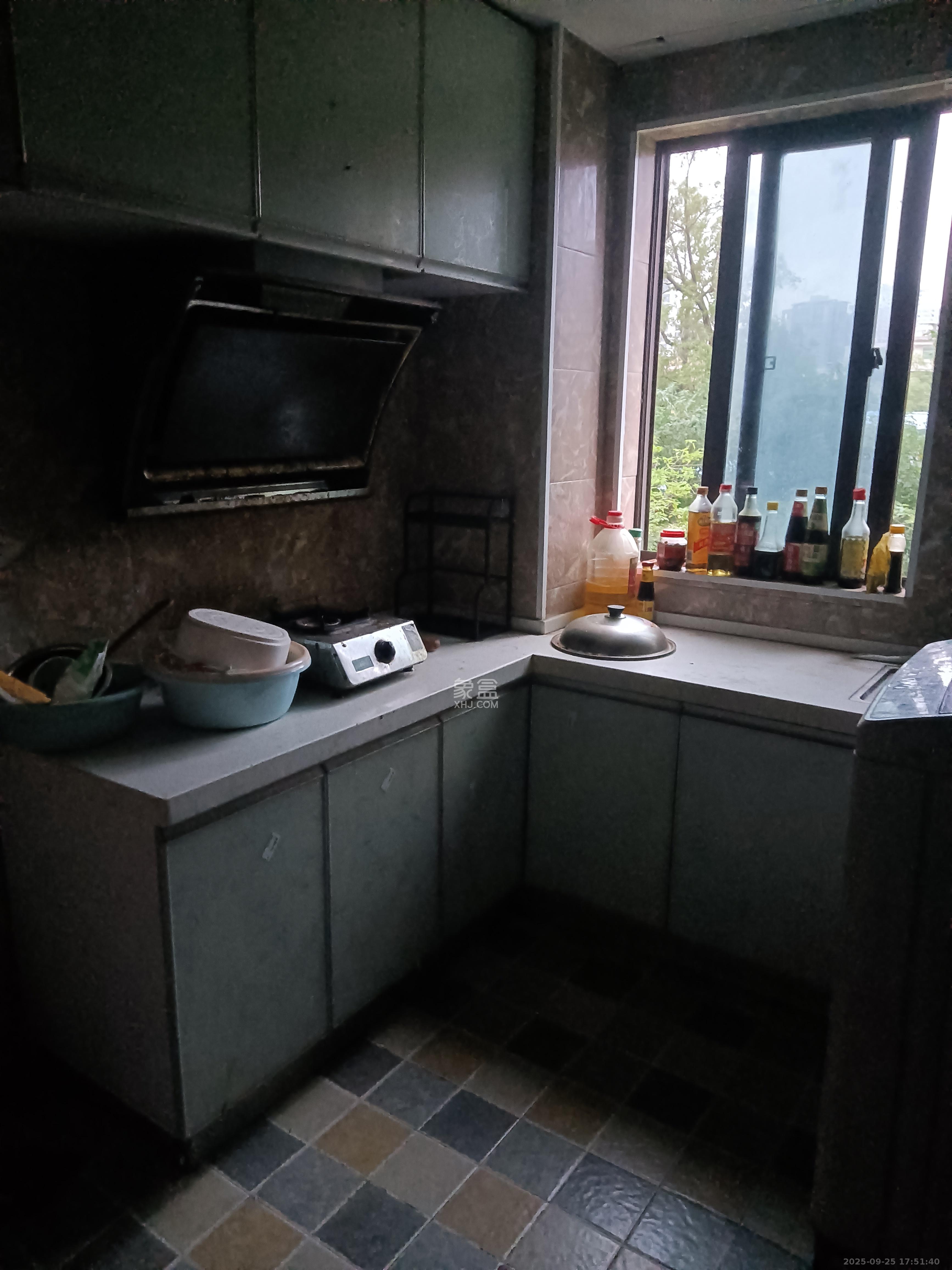 顺安大厦 1室2厅2卫 700.0元/月 顺安大厦 1室2厅2卫 700.0元/月室内图