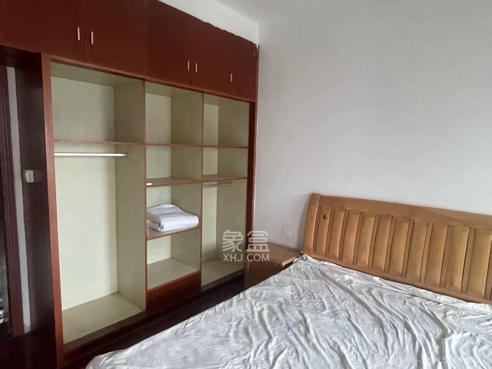 中南汽车世界 3室2厅1卫 1100.0元/月 中南汽车世界 3室2厅1卫 1100.0元/月室内图