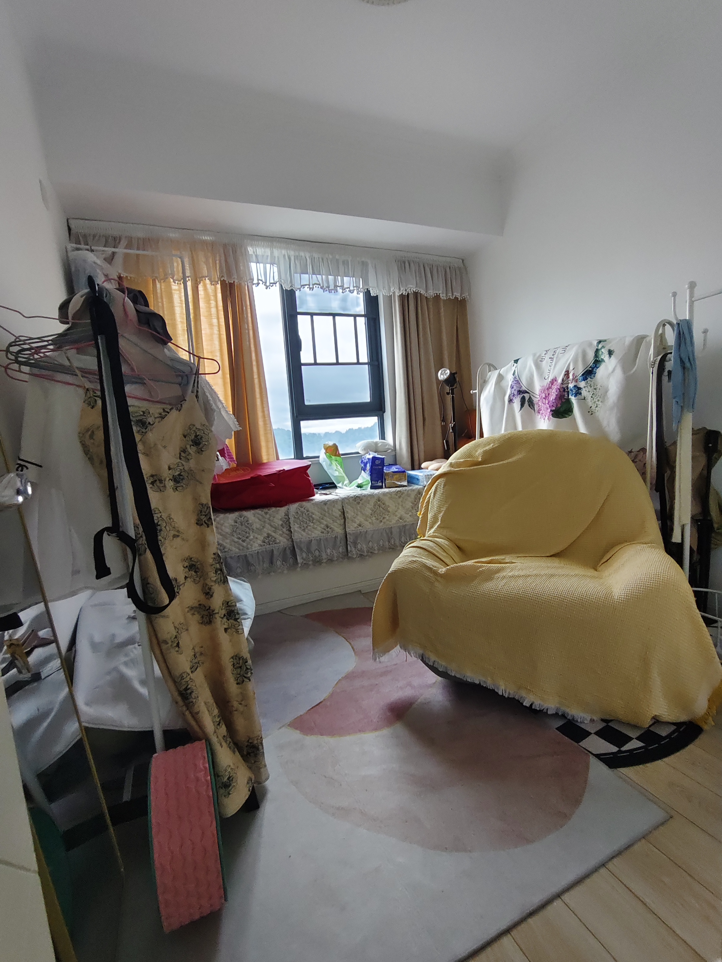 百弘学府城  1室0厅0卫    76.8万客厅