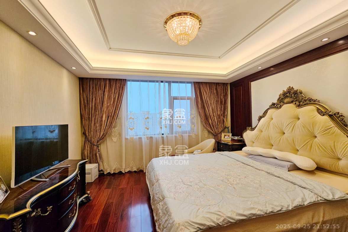 运达中央广场一、二期 3室2厅3卫 320.0万 运达中央广场一、二期 3室2厅3卫 320.0万卧室