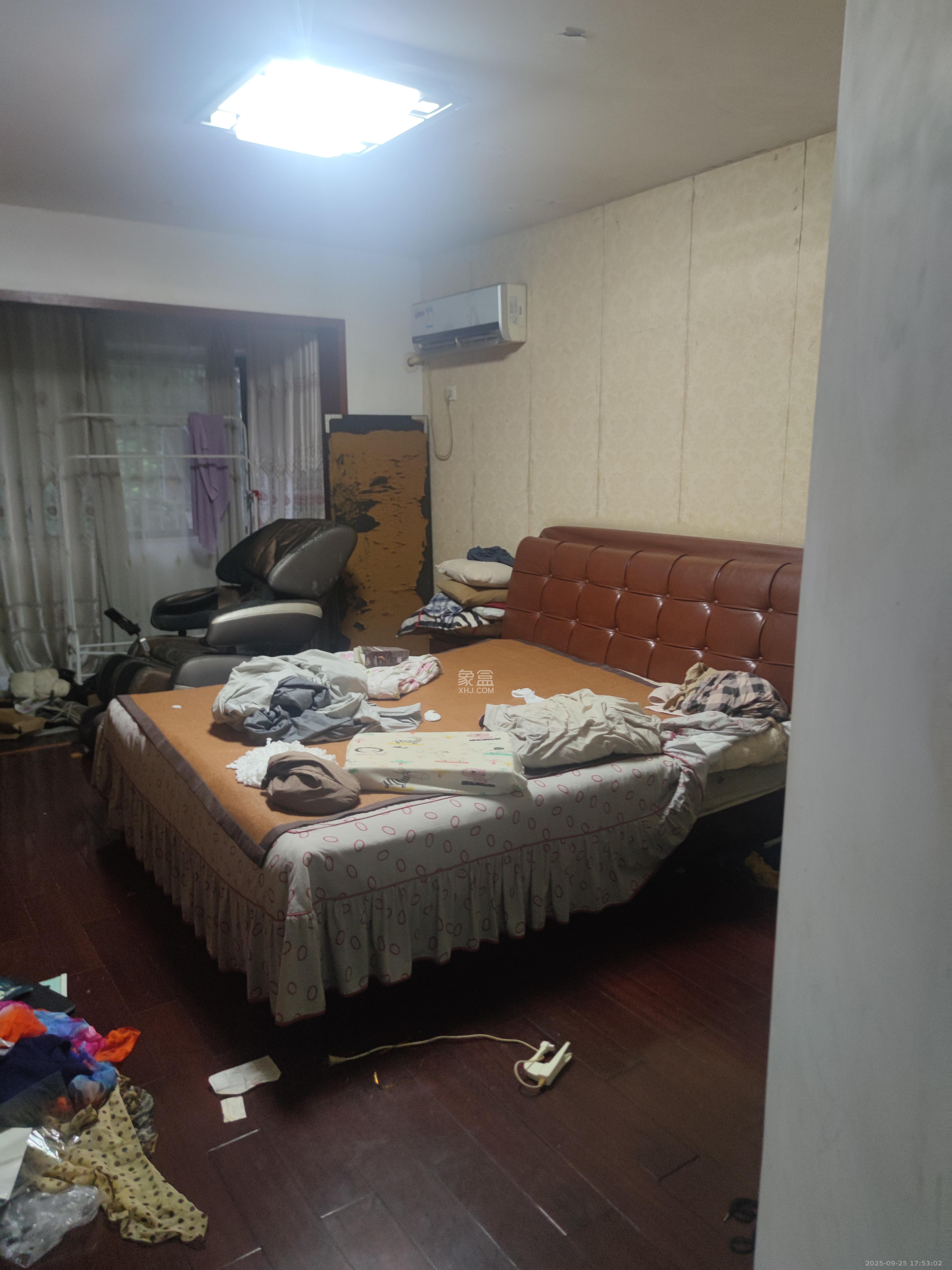 芙蓉蓉苑  3室2厅2卫    2200.0元/月室内图