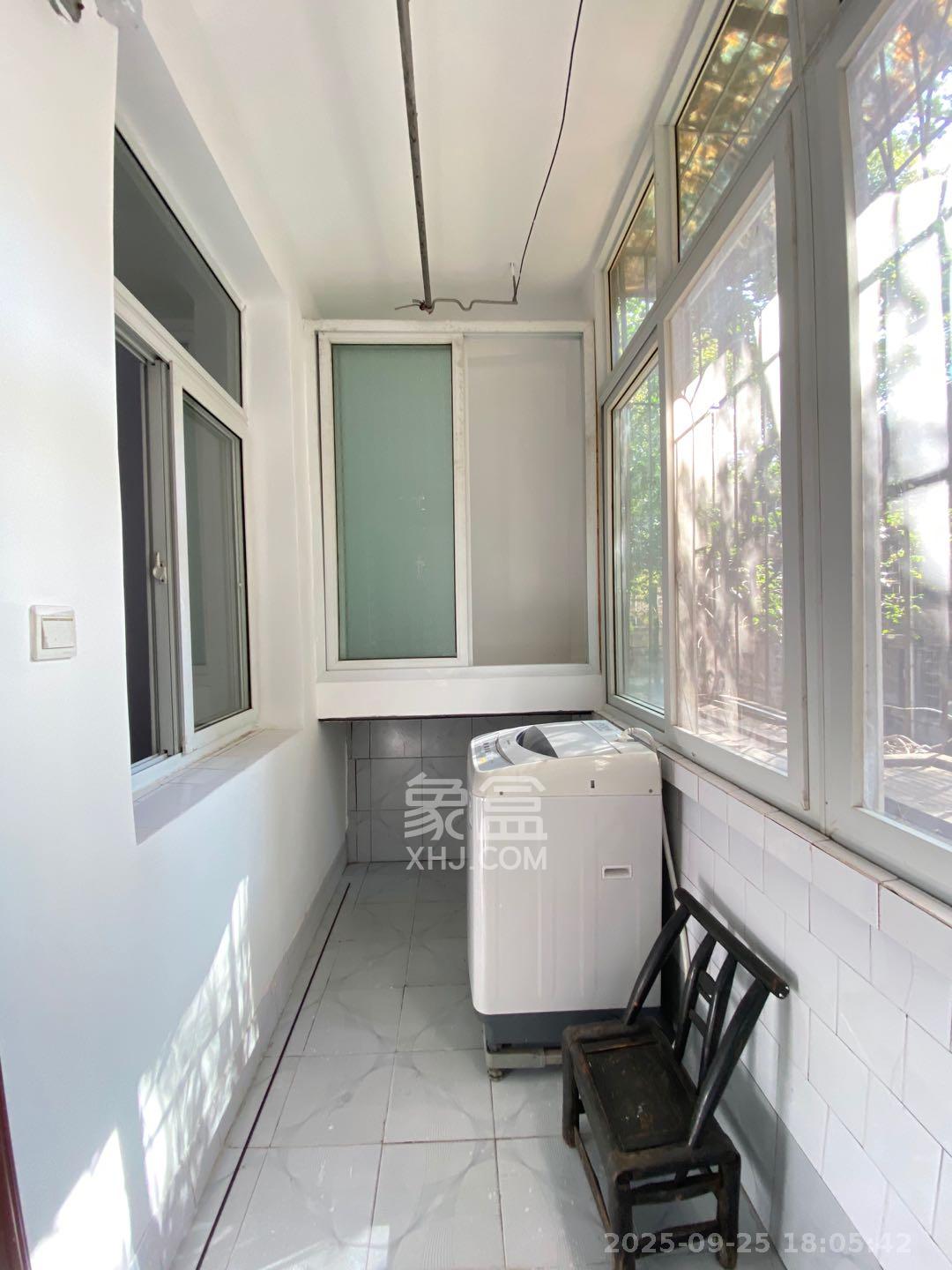 长沙理工大学教职工宿舍金盆岭住宅区(芙蓉路) 2室1厅1卫 1700.0元/月 长沙理工大学教职工宿舍金盆岭住宅区(芙蓉路) 2室1厅1卫 1700.0元/月室内图