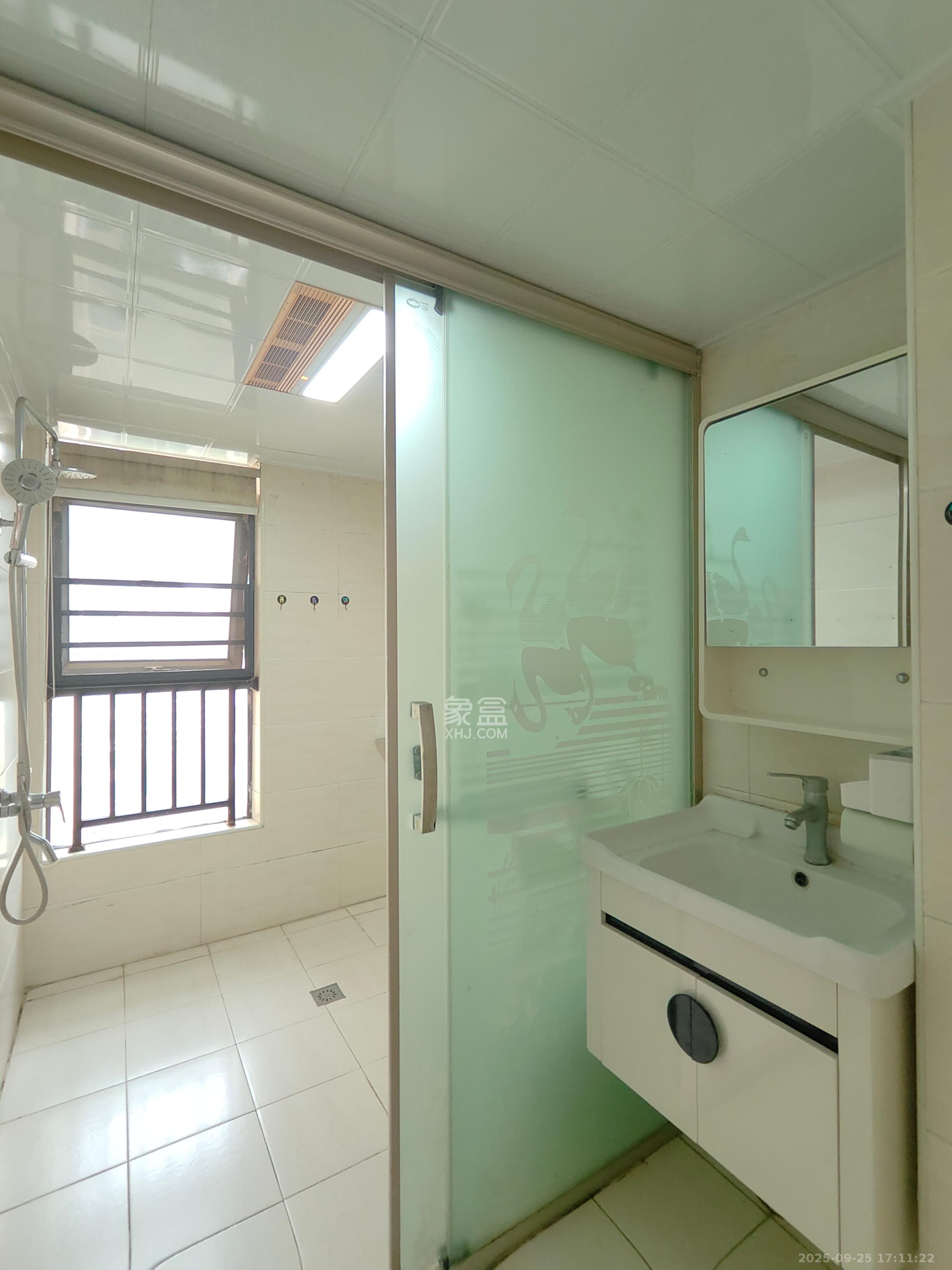 勤诚达新界 3室2厅2卫 2500.0元/月 勤诚达新界 3室2厅2卫 2500.0元/月室内图