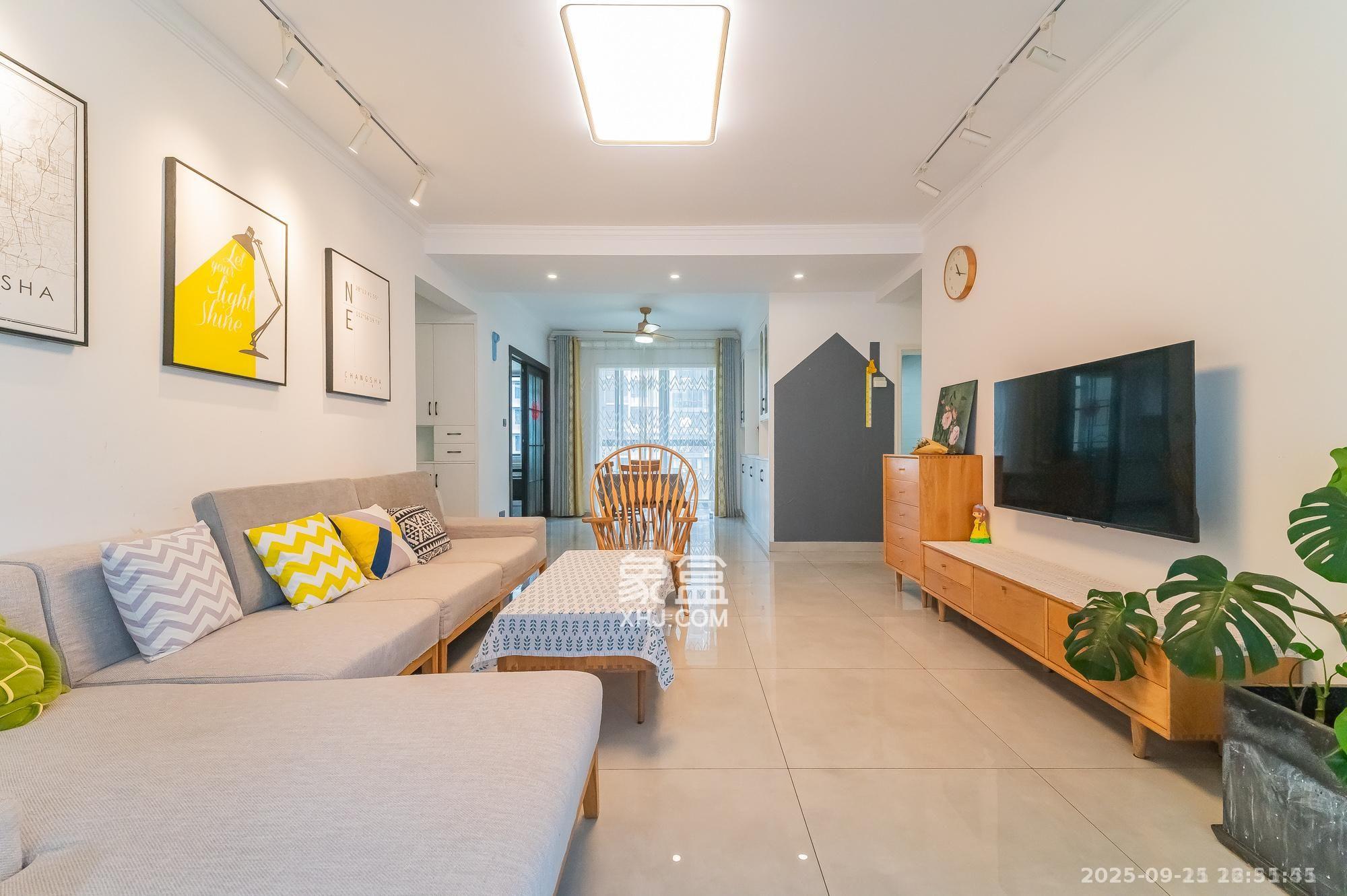 恒基凯旋门三期  4室2厅2卫    4000.0元/月