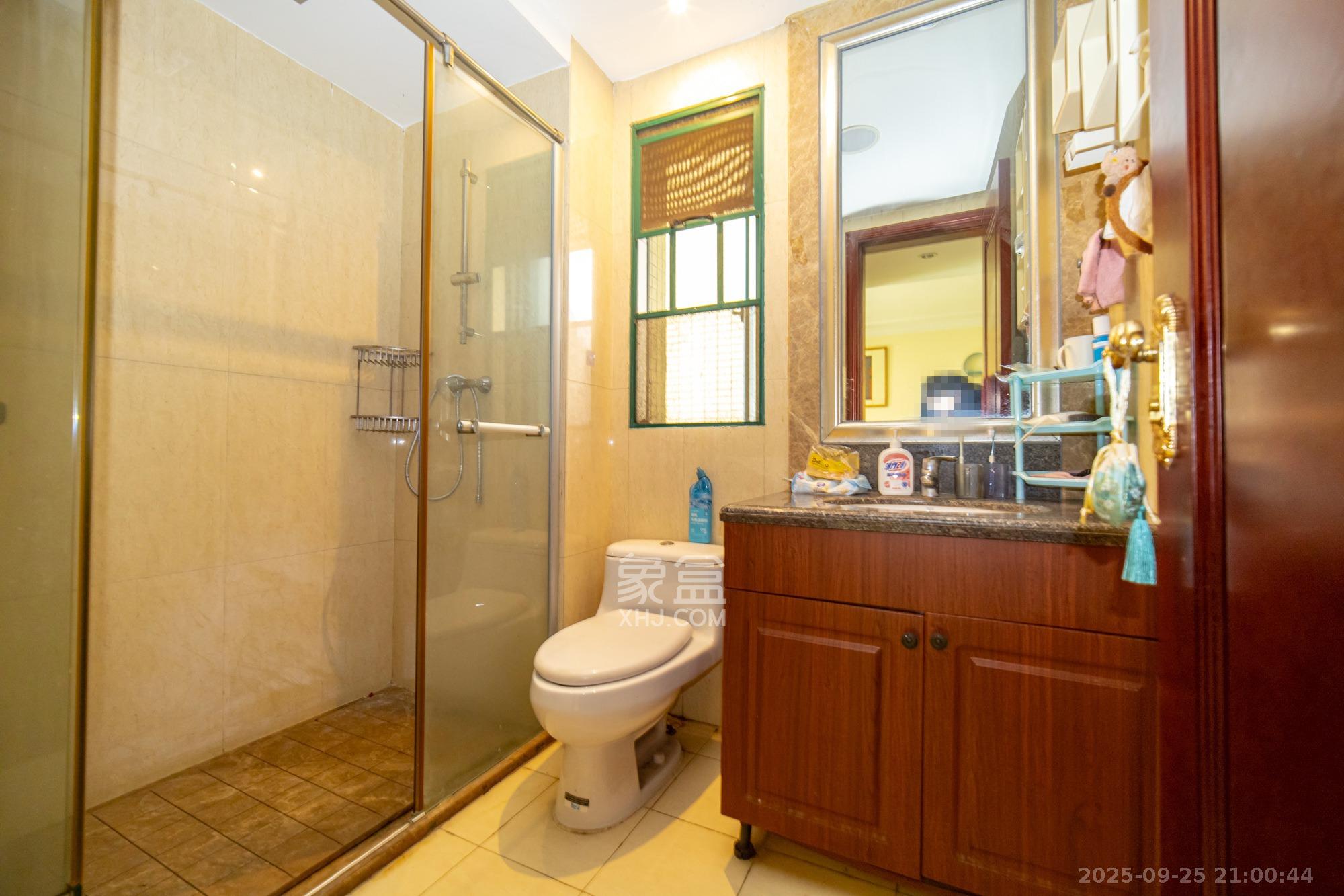 恒大雅苑 3室2厅2卫 106.5万 恒大雅苑 3室2厅2卫 106.5万卫生间