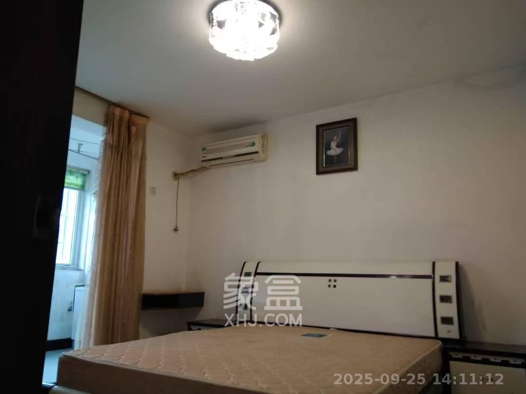 新星小区 3室2厅1卫 1800.0元/月 新星小区 3室2厅1卫 1800.0元/月室内图