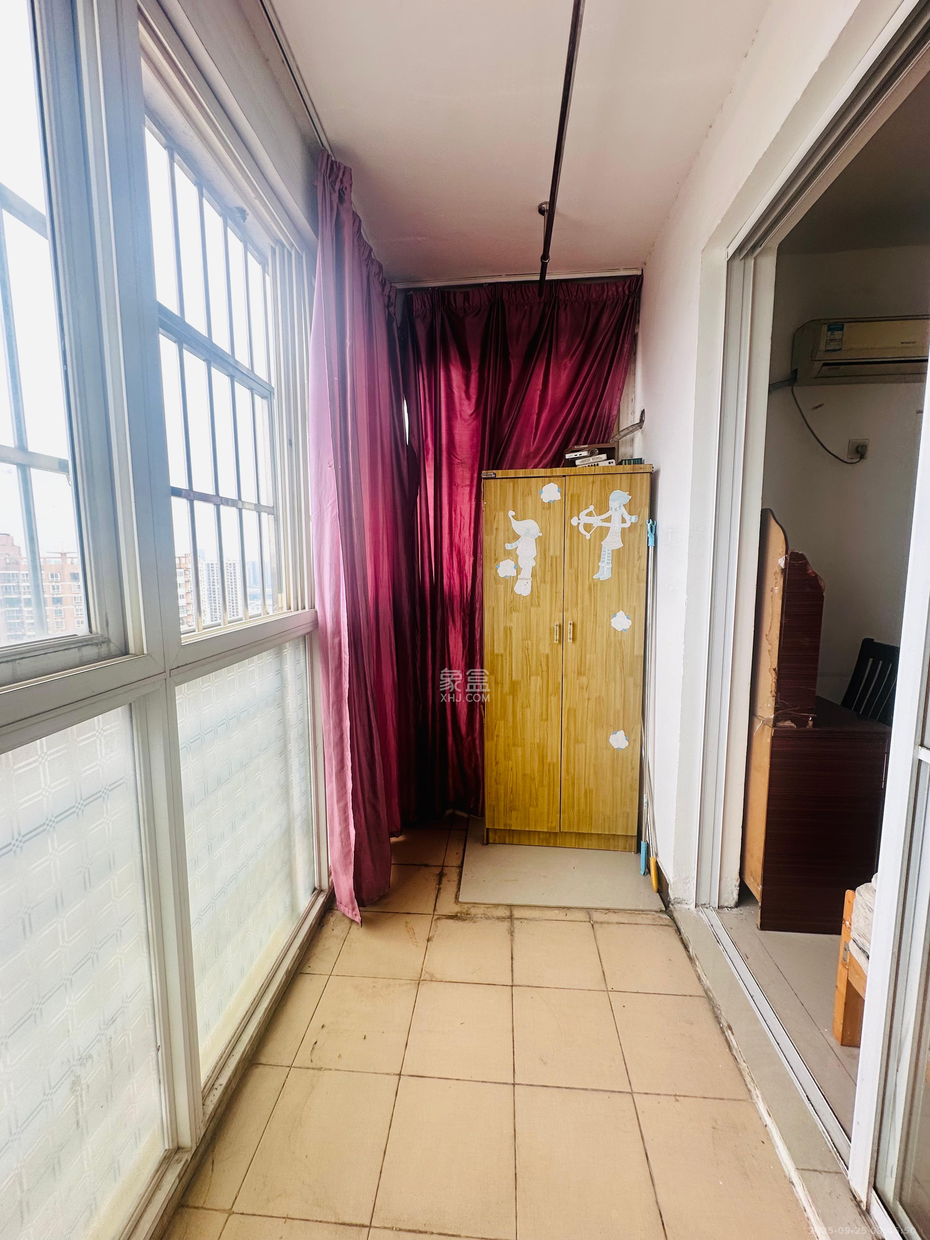 圣力华苑 1室1厅1卫 1150.0元/月 圣力华苑 1室1厅1卫 1150.0元/月室内图