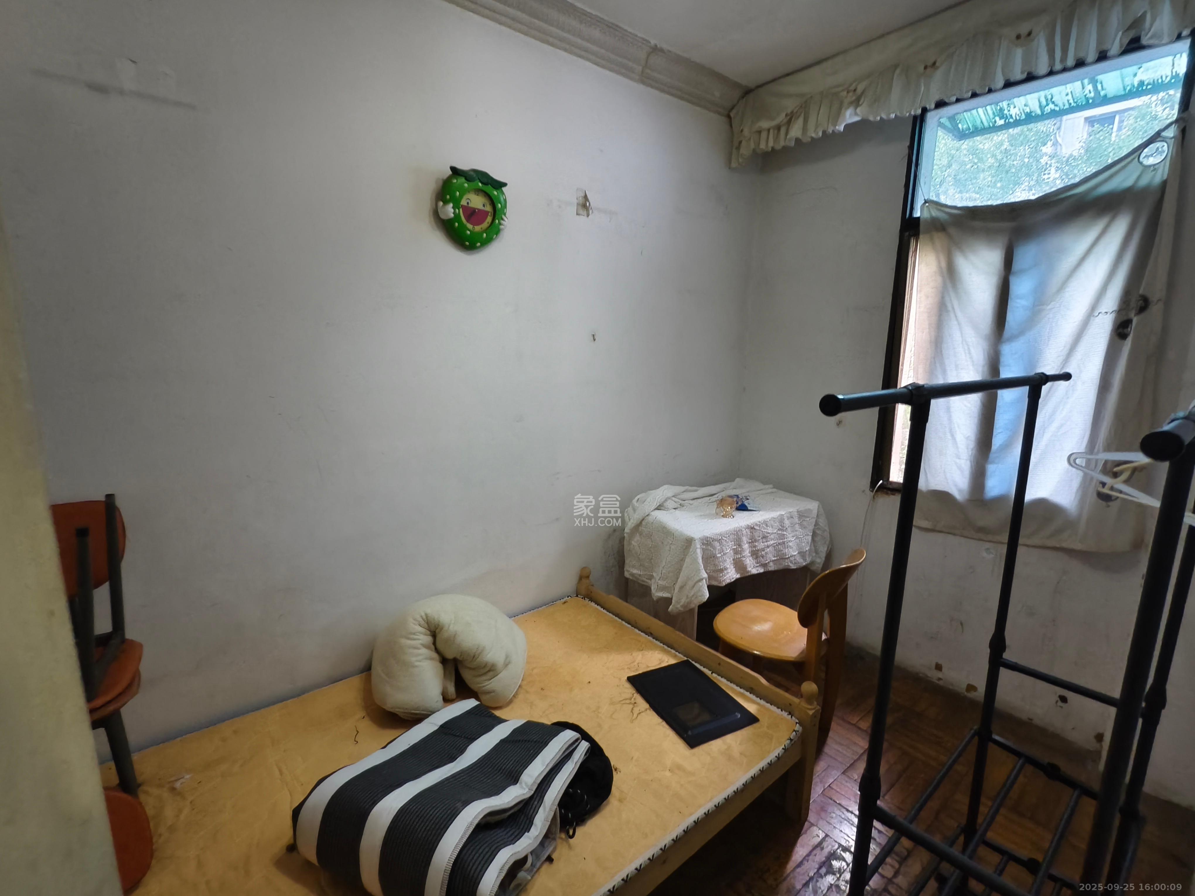 广电南院宿舍 3室2厅1卫 1500.0元/月 广电南院宿舍 3室2厅1卫 1500.0元/月室内图