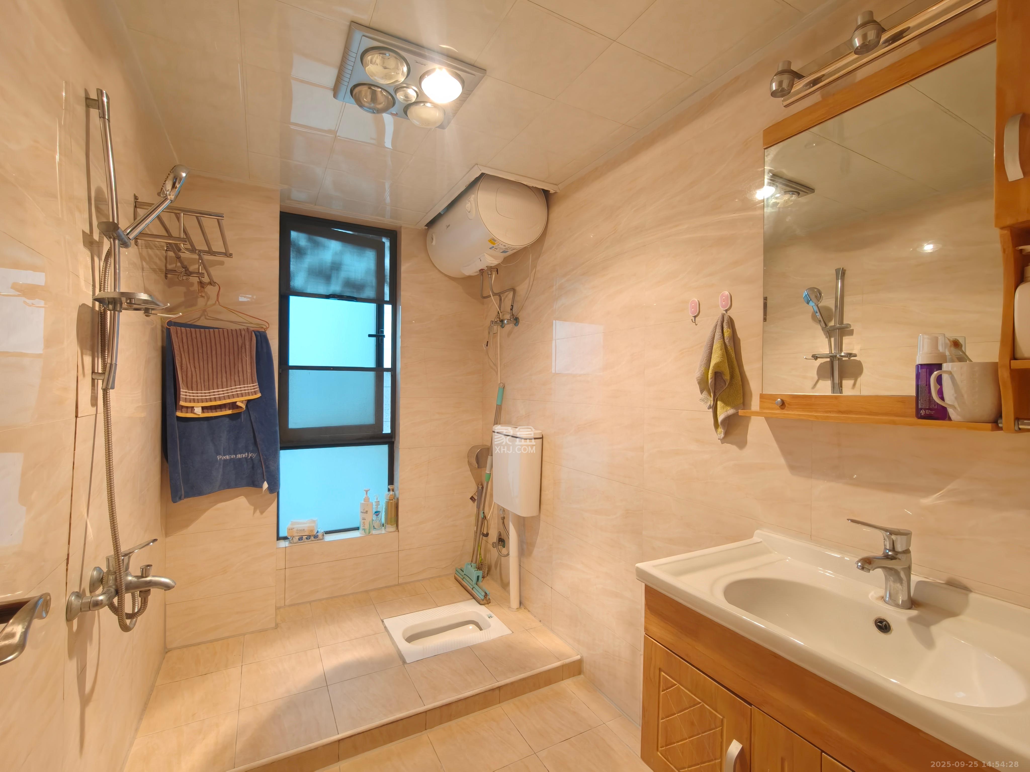 达美D6区 4室2厅2卫 4500.0元/月 达美D6区 4室2厅2卫 4500.0元/月室内图