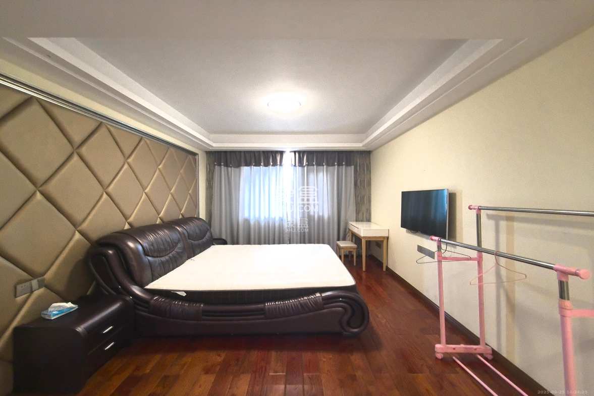 湖韵佳苑 3室2厅1卫 3500.0元/月 湖韵佳苑 3室2厅1卫 3500.0元/月室内图