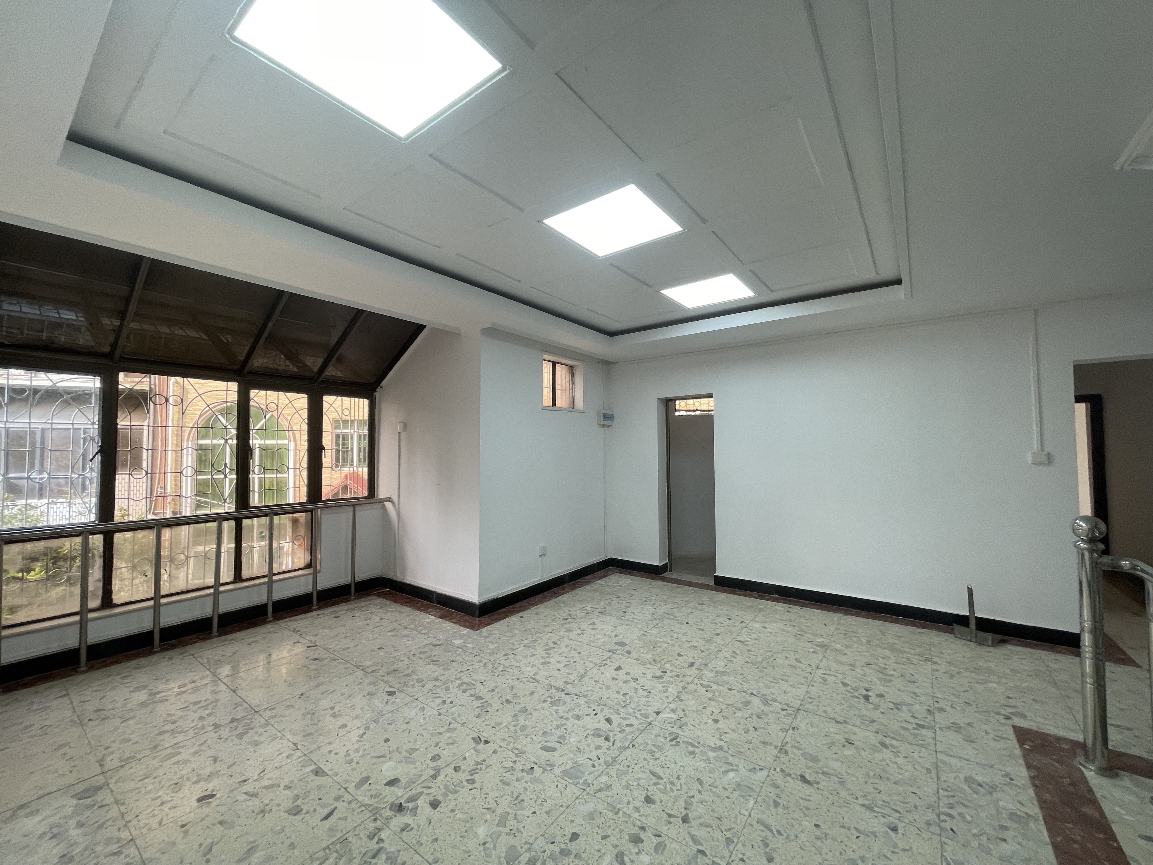 华汇别墅小区 5室2厅3卫 9000.0元/月 华汇别墅小区 5室2厅3卫 9000.0元/月户型图