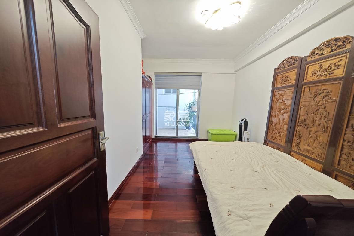 丽都花园 3室2厅2卫 126.0万 丽都花园 3室2厅2卫 126.0万客厅