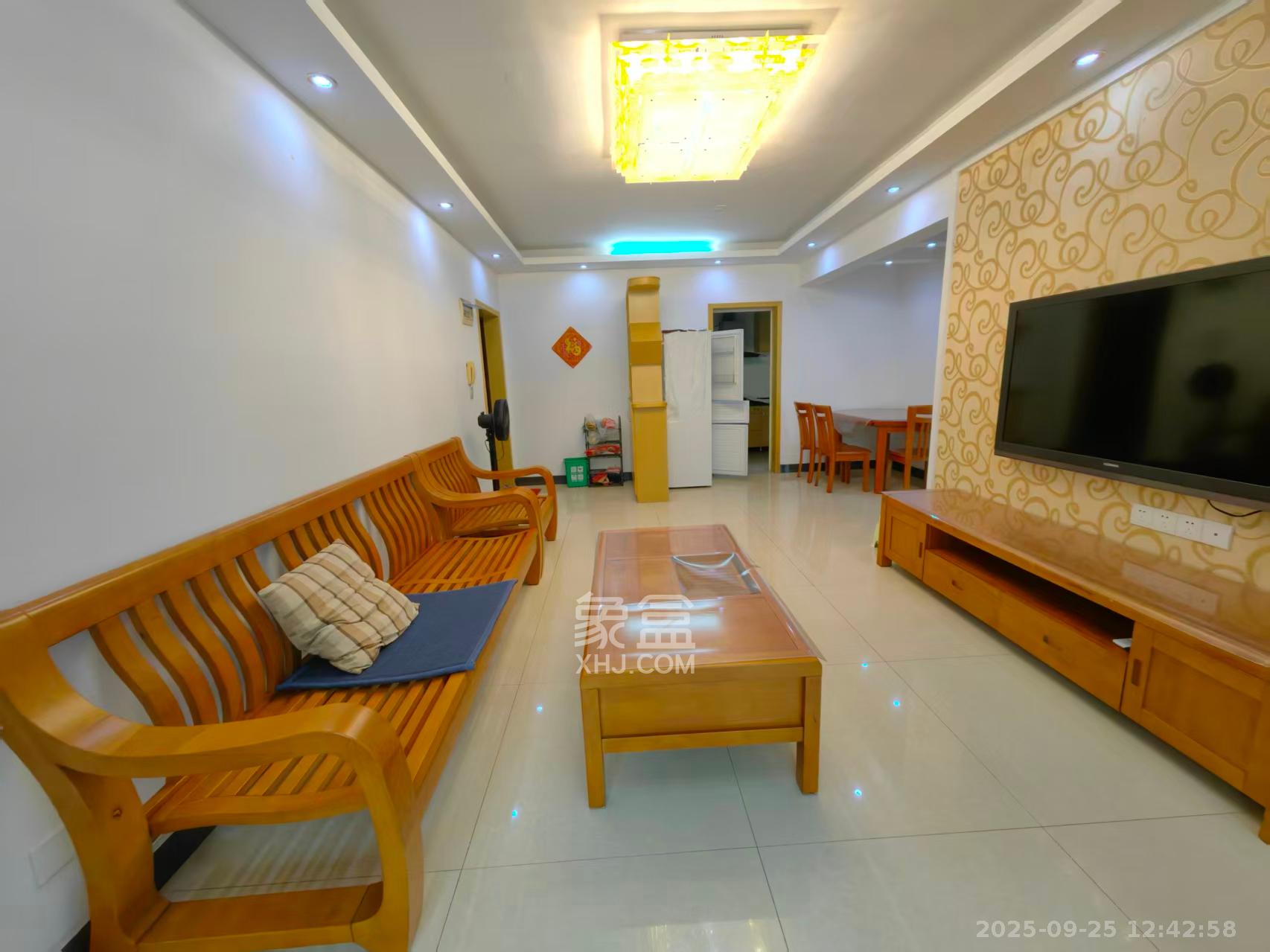 麓谷锦和园 2室2厅1卫 2100.0元/月 麓谷锦和园 2室2厅1卫 2100.0元/月室内图