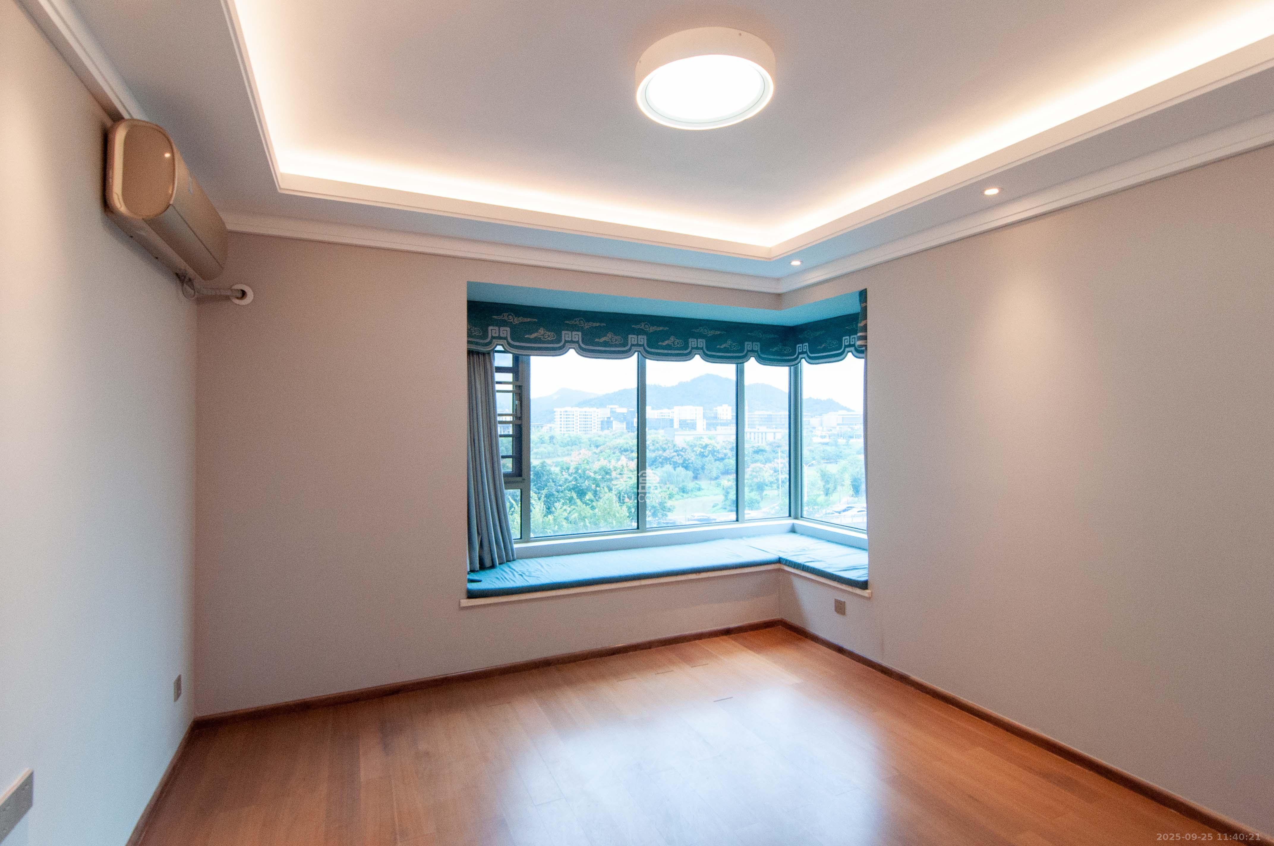 梅溪湖金茂湾 4室2厅2卫 255.0万 梅溪湖金茂湾 4室2厅2卫 255.0万其他