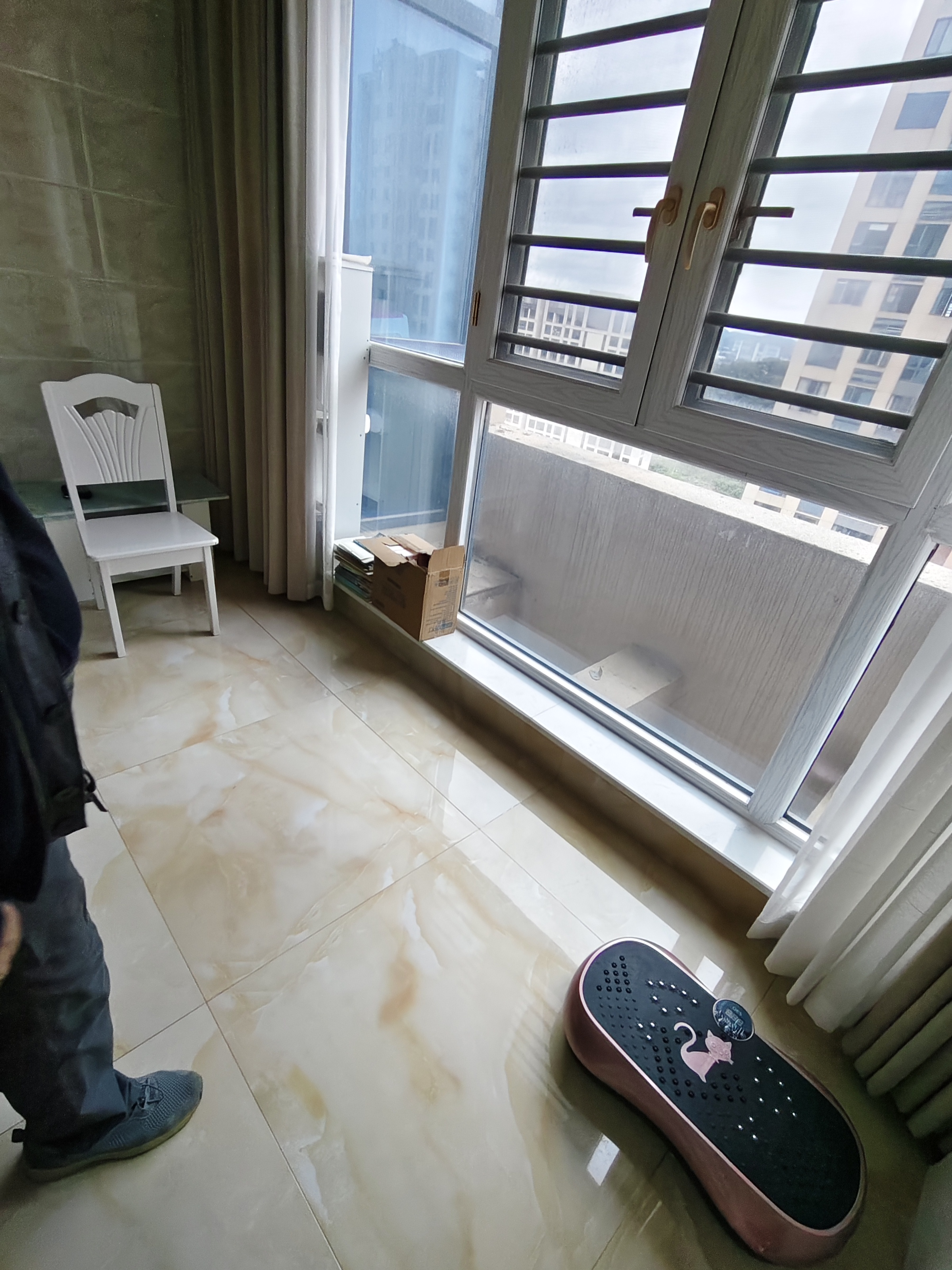 百弘学府城 1室0厅0卫 76.8万 百弘学府城 1室0厅0卫 76.8万客厅